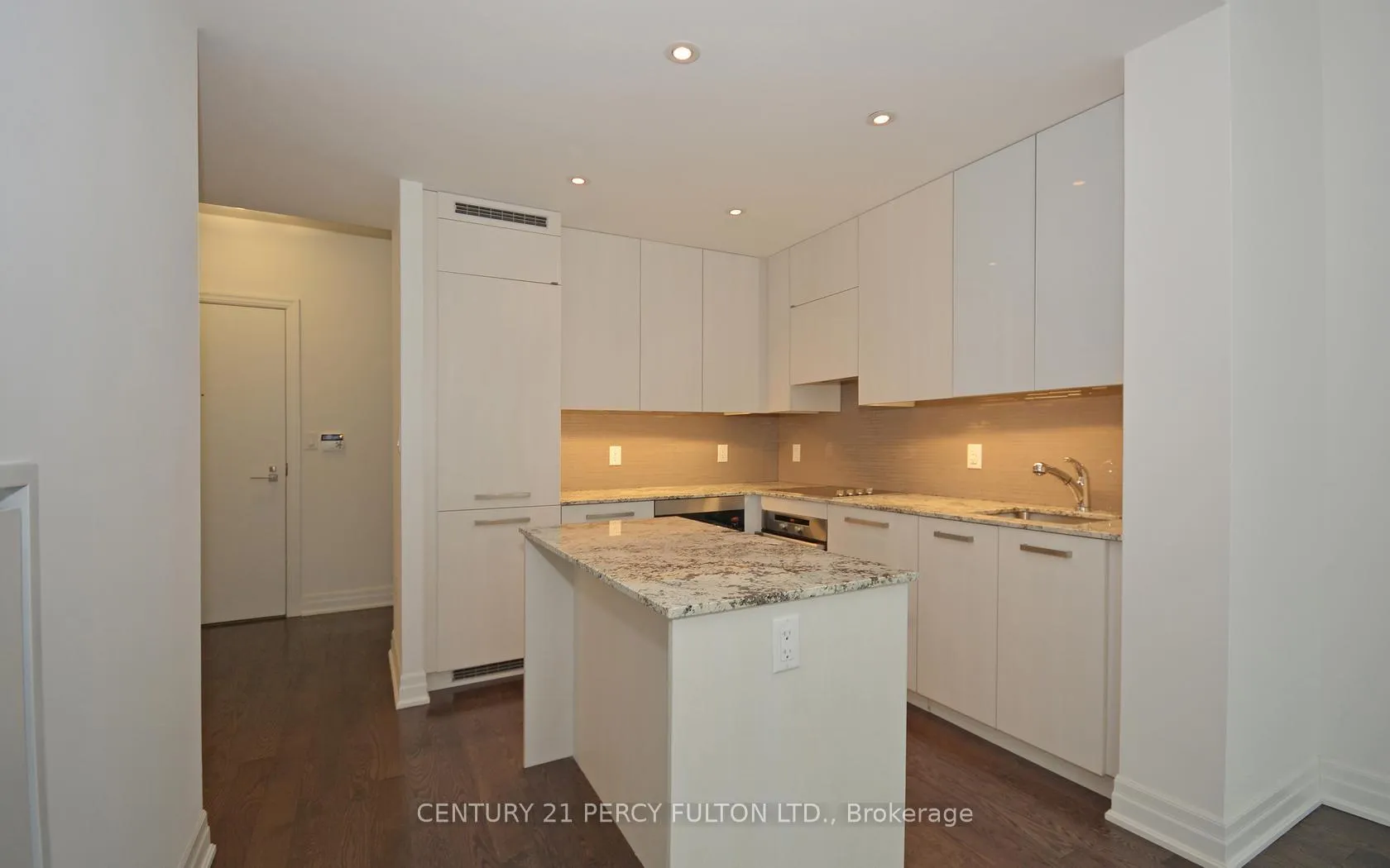 Photo 12 of Unit 1301, 8 The Esplanade, Toronto, Waterfront Communities — HOMEH