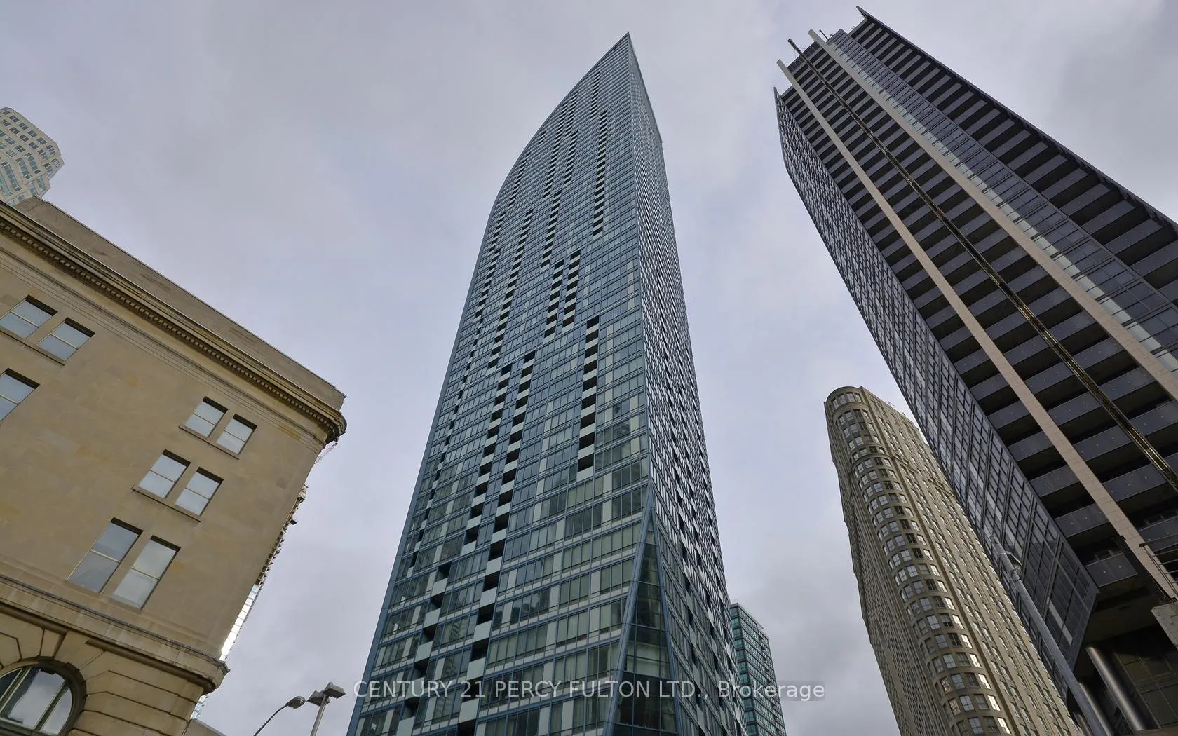 Photo 15 of Unit 1301, 8 The Esplanade, Toronto, Waterfront Communities — HOMEH