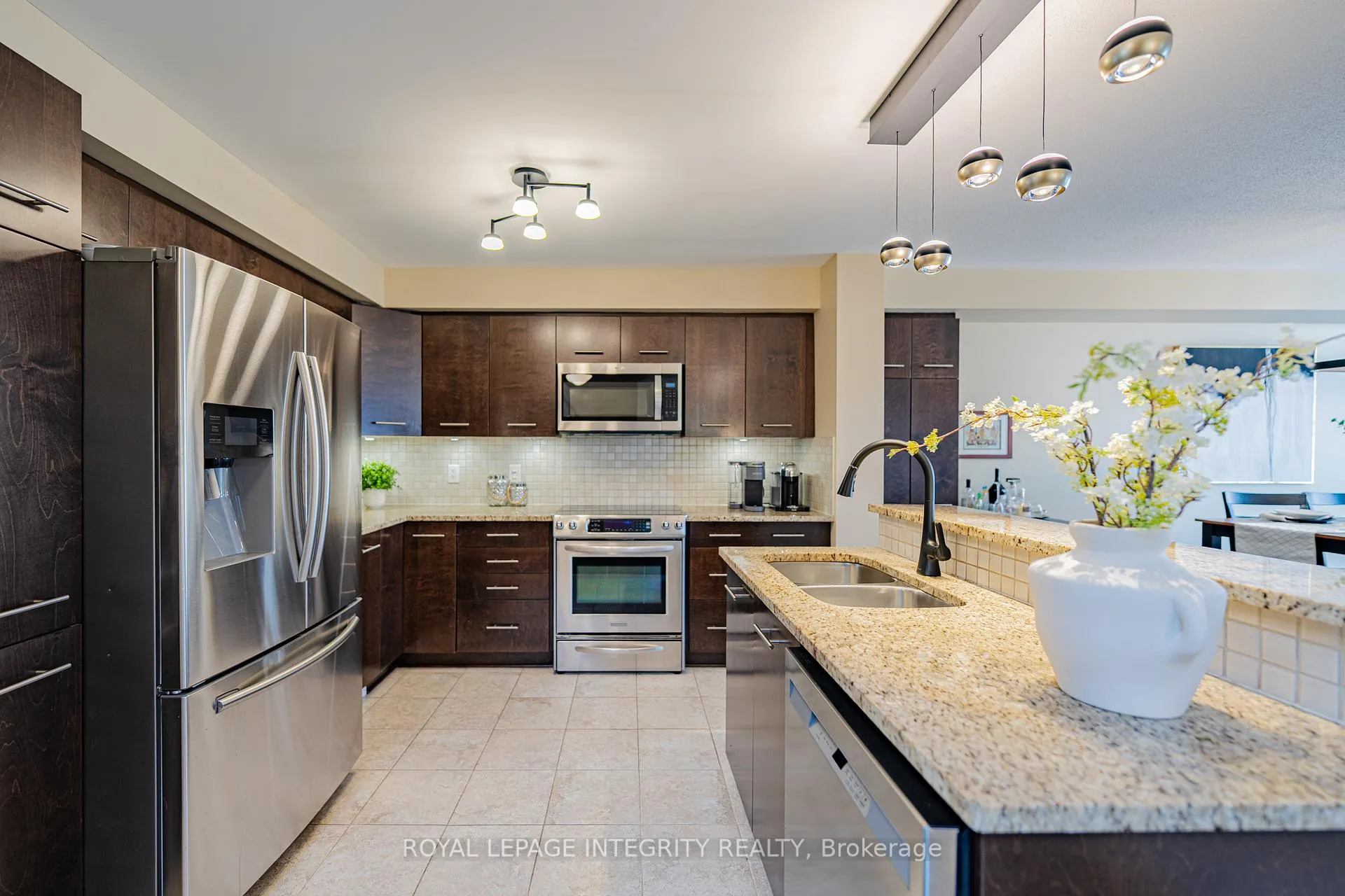 Photo 8 of 349 Celtic Ridge Crescent, Ottawa, Kanata - Morgan's Grant/South March — HOMEH