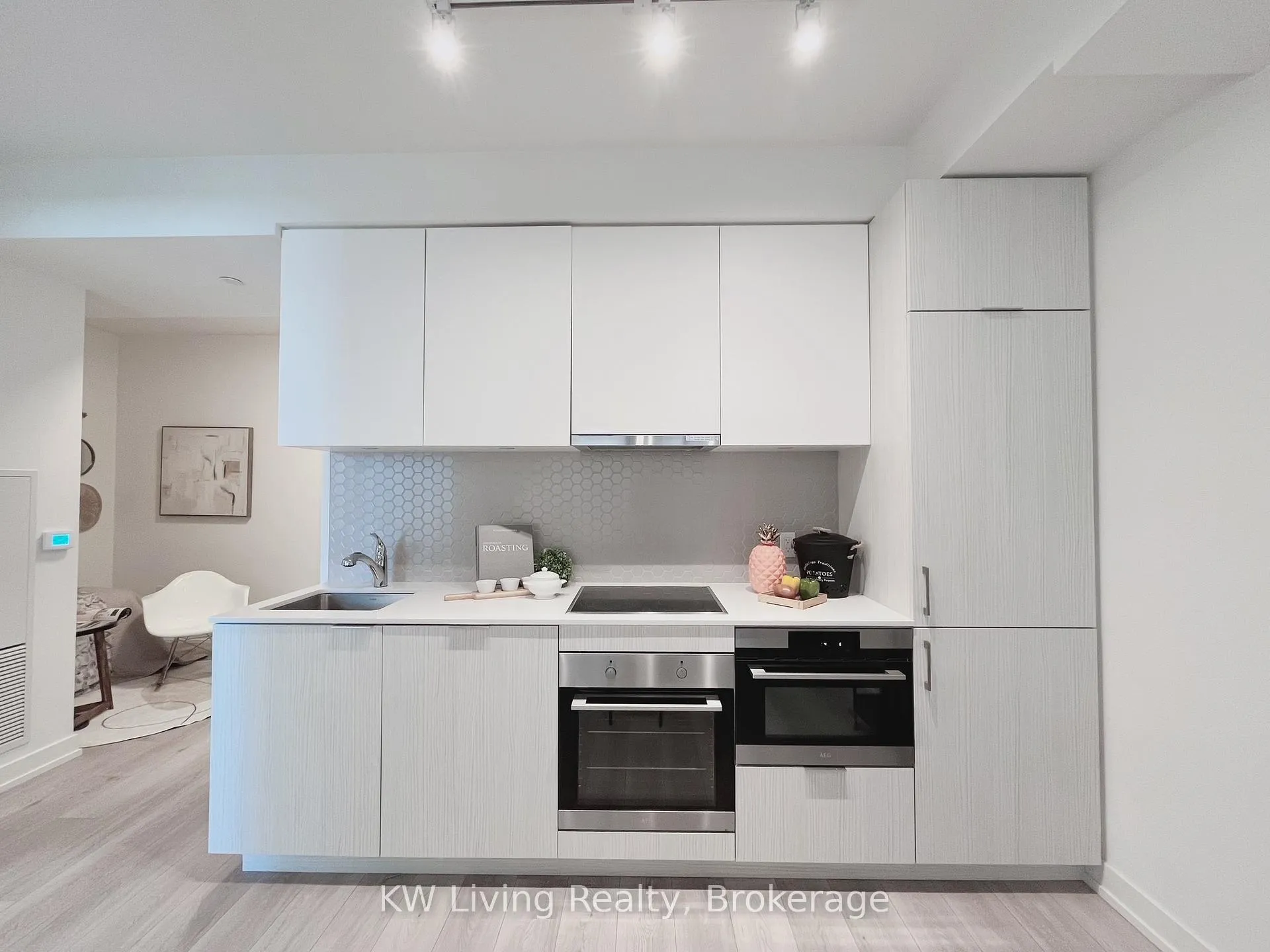 Photo 8 of Unit 417, 158 Front Street E, Toronto, Moss Park — HOMEH