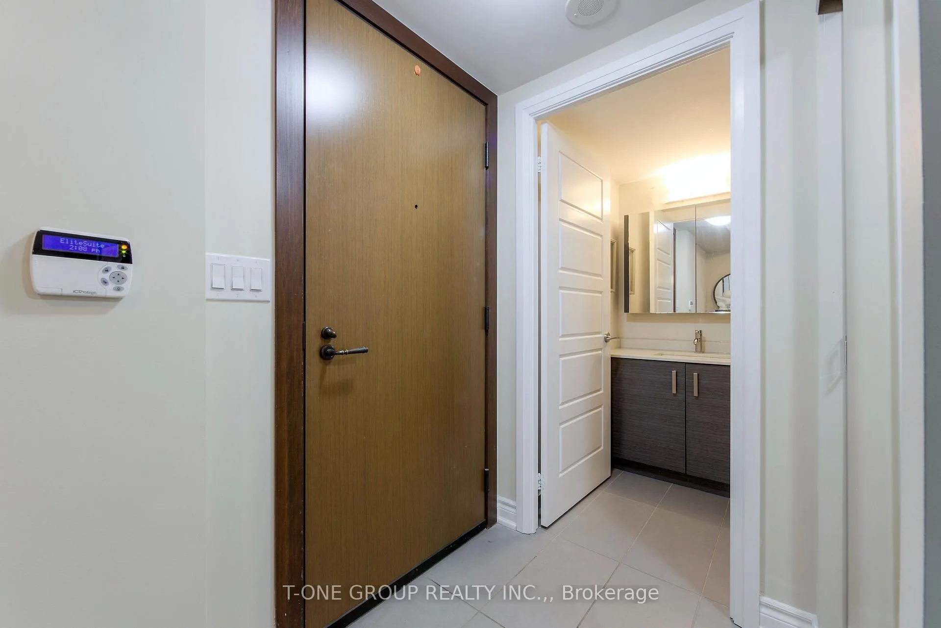 Photo 6 of Unit 906, 1 Uptown Drive, Markham, Unionville — HOMEH