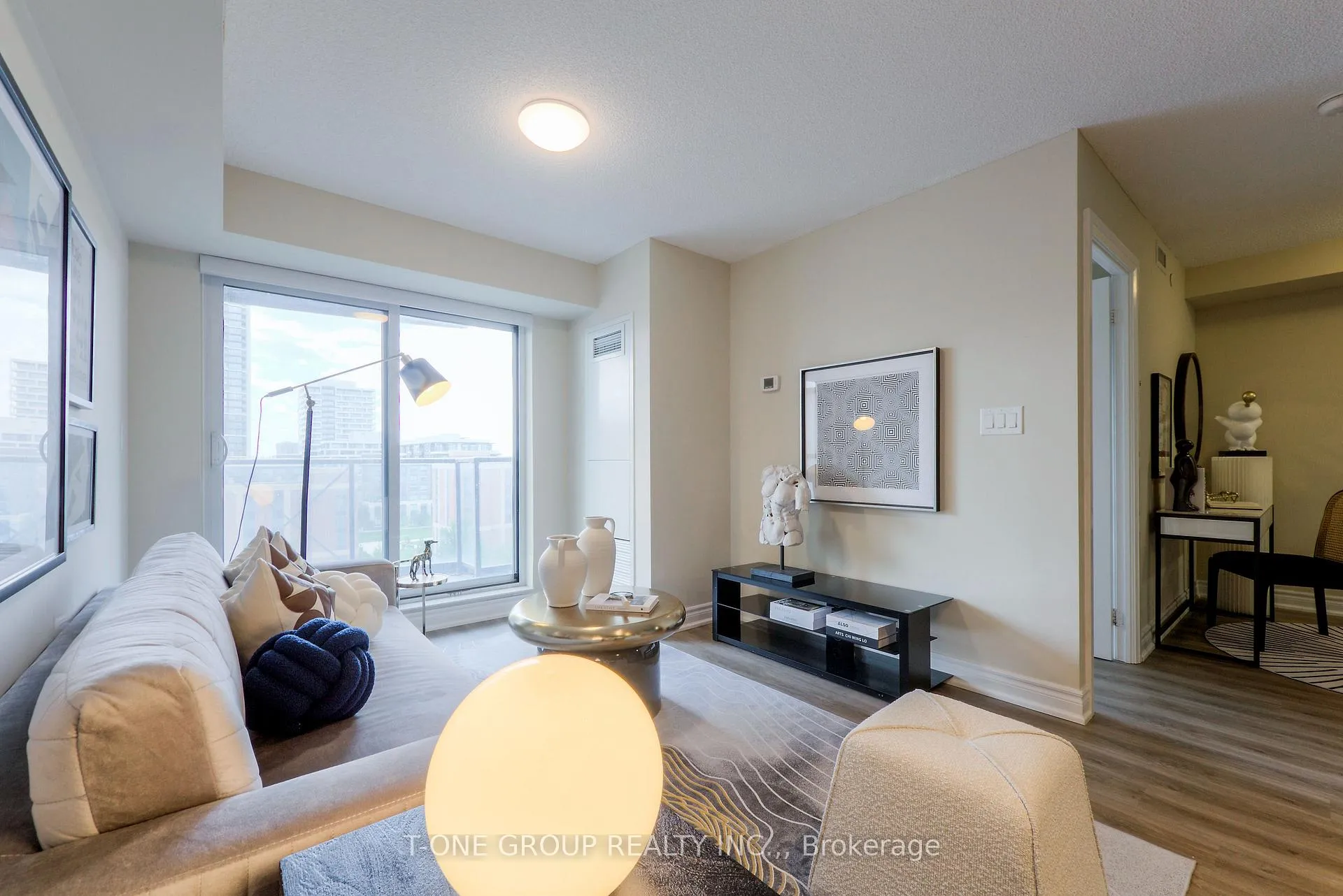 Photo 15 of Unit 906, 1 Uptown Drive, Markham, Unionville — HOMEH