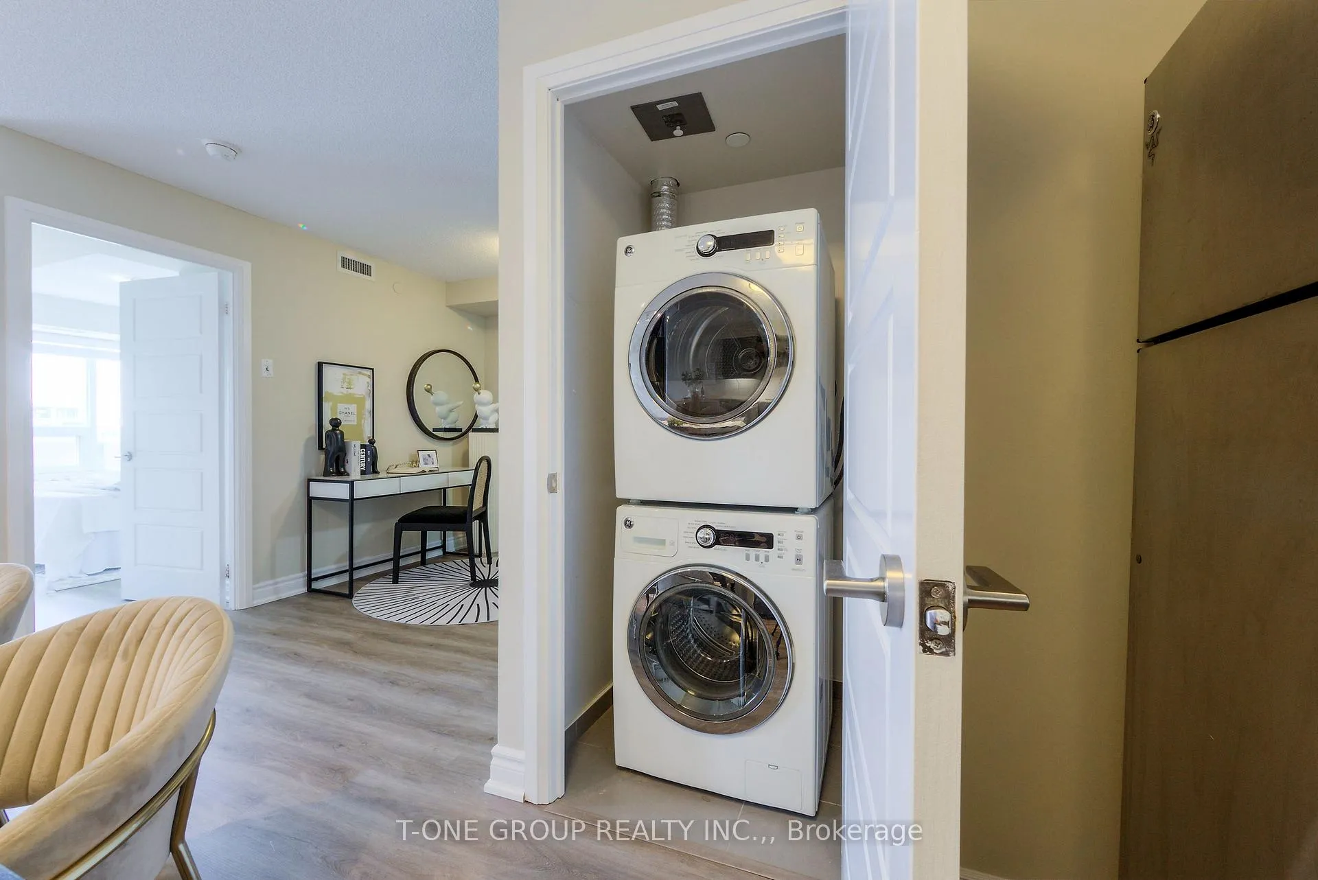 Photo 22 of Unit 906, 1 Uptown Drive, Markham, Unionville — HOMEH