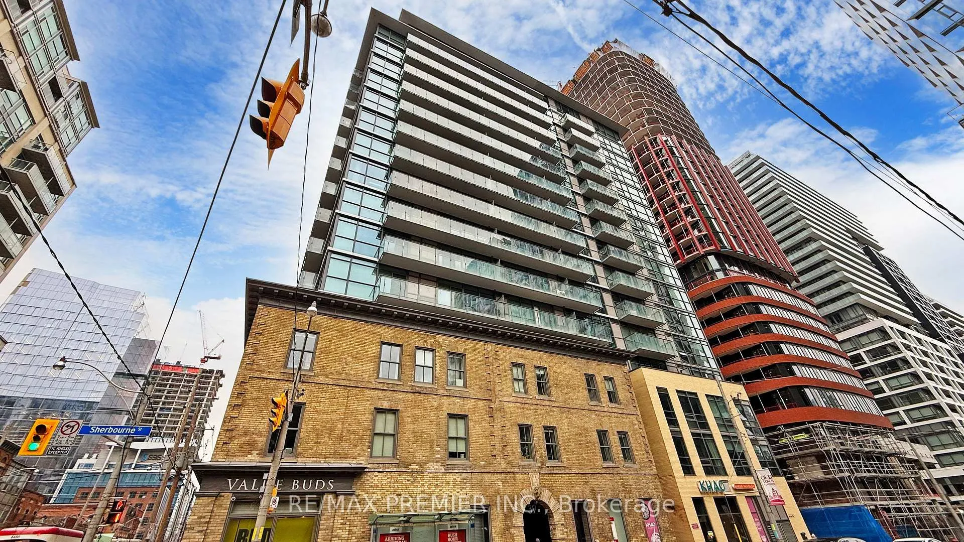 Front of Unit 1104, 39 Sherbourne Street