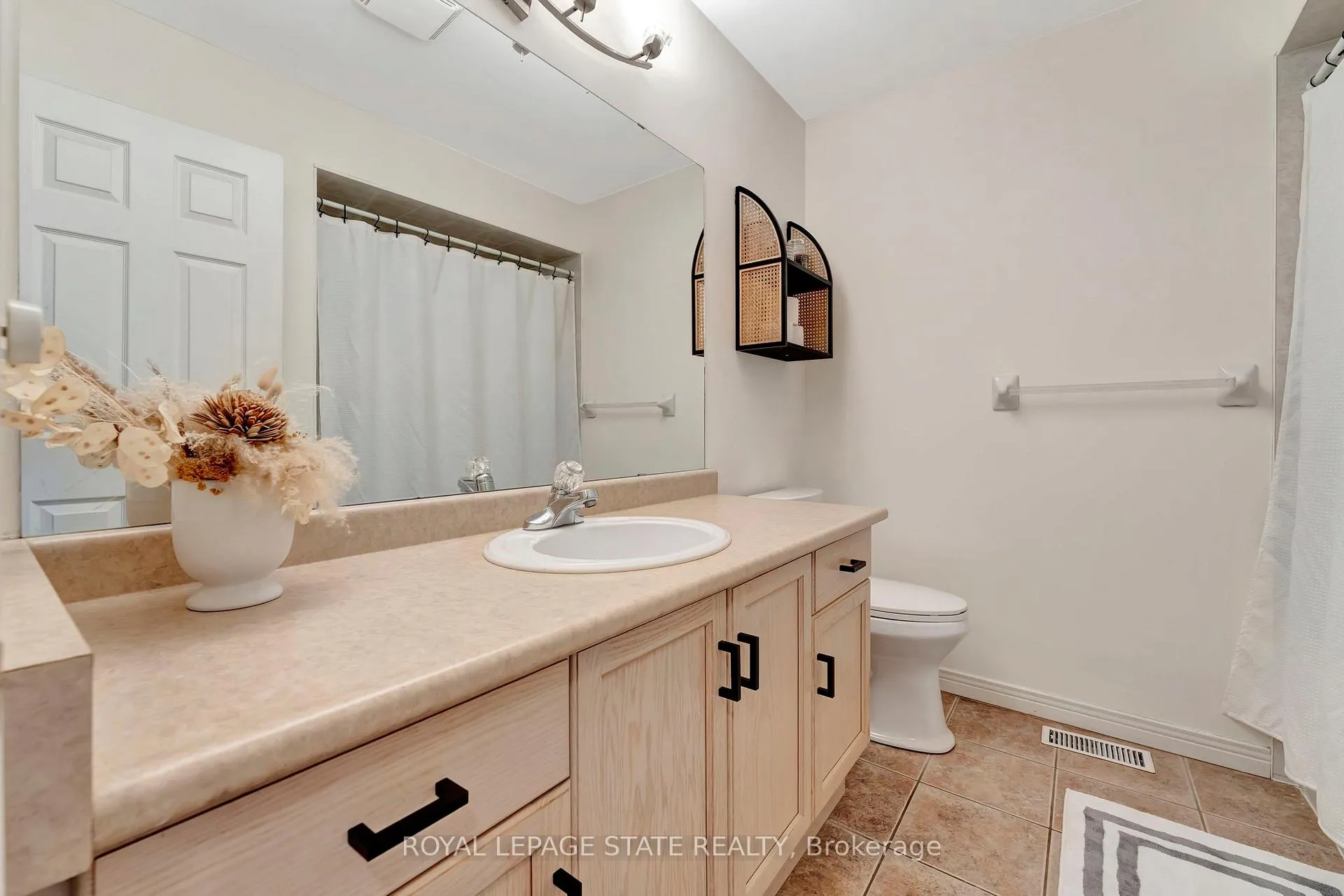 Photo 25 of Unit 20, 348 Highland Road W, Hamilton, Stoney Creek Mountain — HOMEH