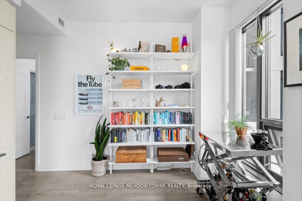 Photo 9 of Unit 302, 280 Howland Avenue, Toronto, The Annex — HOMEH