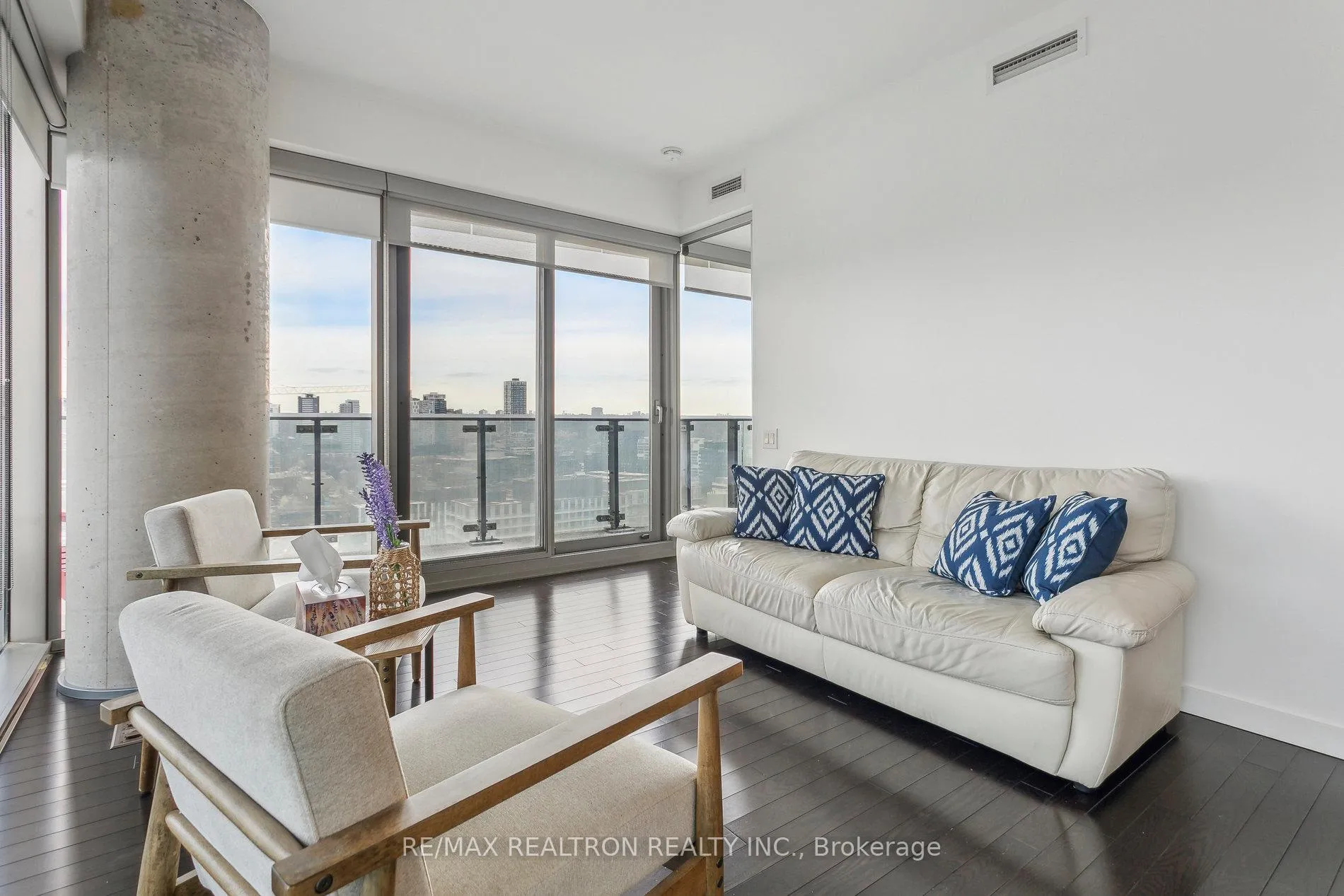 Photo 7 of Unit 2302, 390 Cherry Street, Toronto, Waterfront Communities — HOMEH