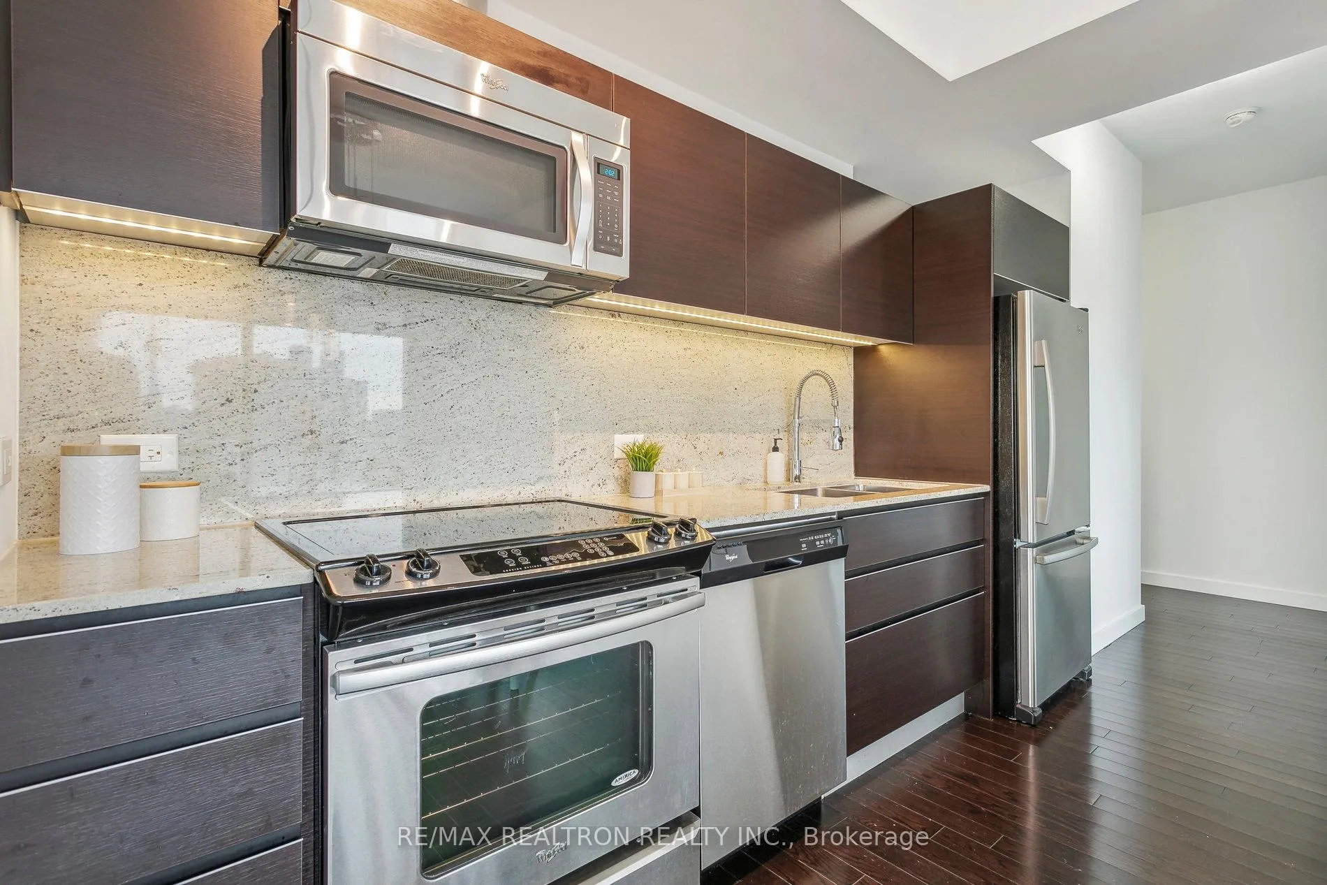 Photo 11 of Unit 2302, 390 Cherry Street, Toronto, Waterfront Communities — HOMEH