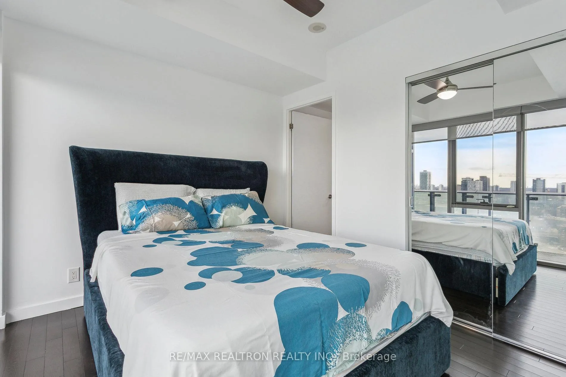 Photo 15 of Unit 2302, 390 Cherry Street, Toronto, Waterfront Communities — HOMEH