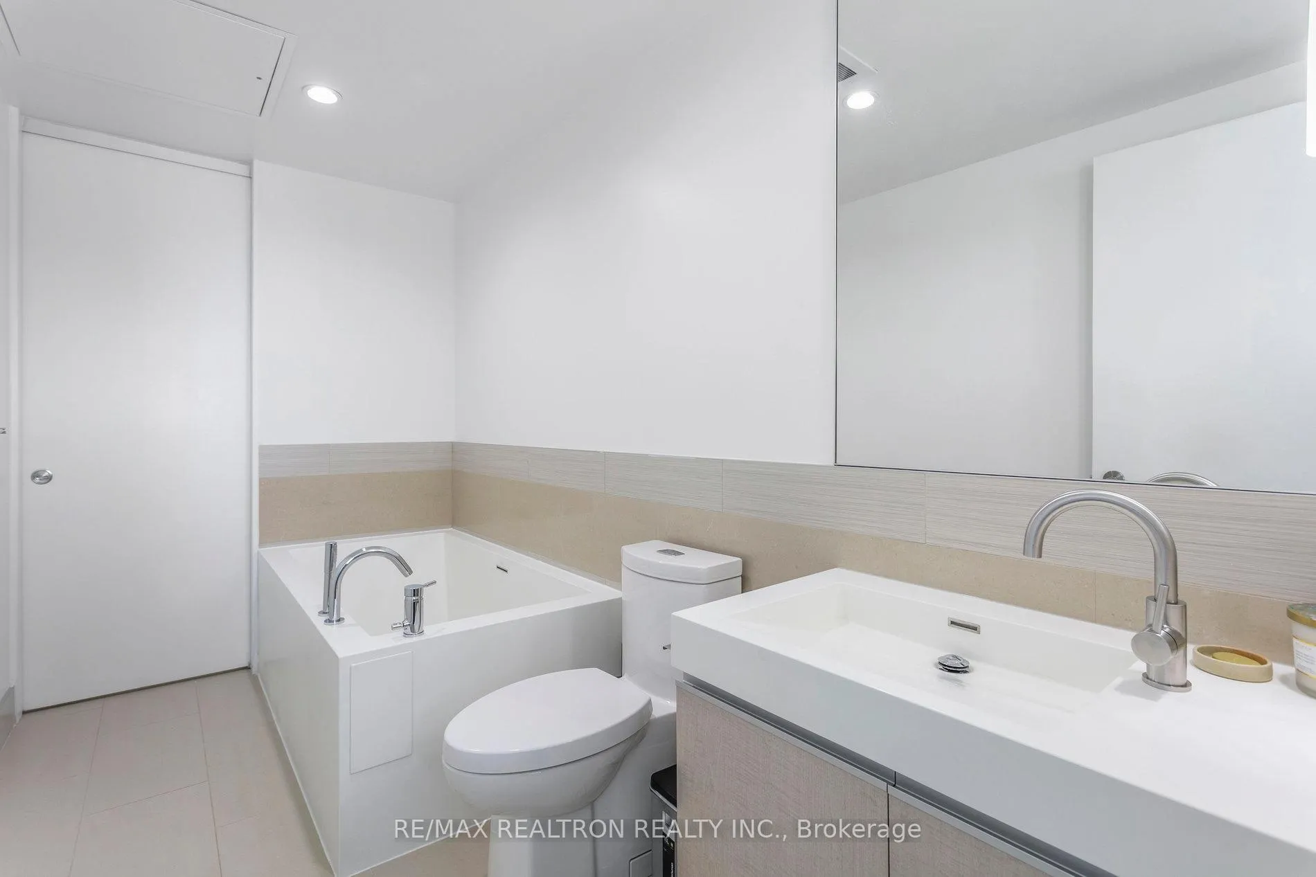 Photo 23 of Unit 2302, 390 Cherry Street, Toronto, Waterfront Communities — HOMEH