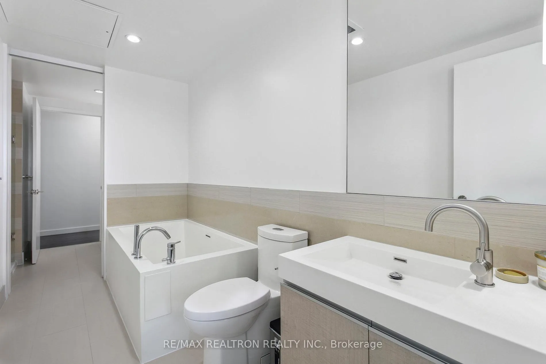 Photo 24 of Unit 2302, 390 Cherry Street, Toronto, Waterfront Communities — HOMEH