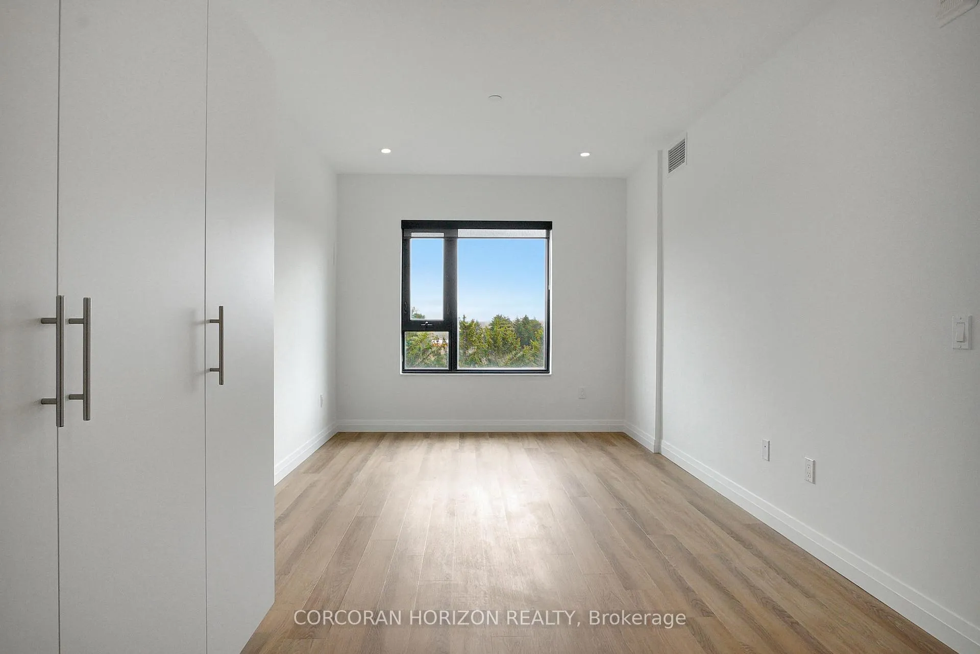 Photo 12 of Unit 817, 525 New Dundee Road, Kitchener — HOMEH