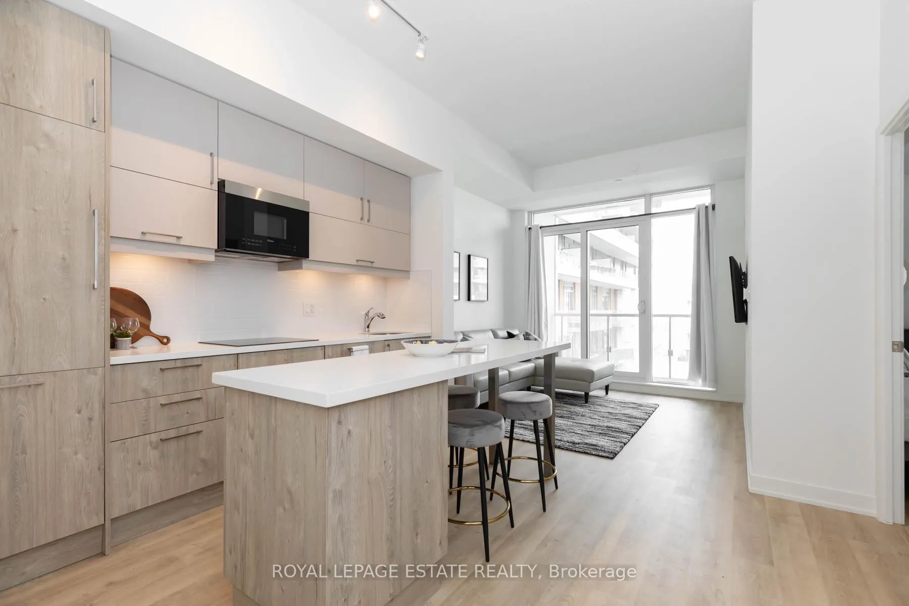 Photo 4 of Unit 1406, 8119 Birchmount Road, Markham, Unionville — HOMEH