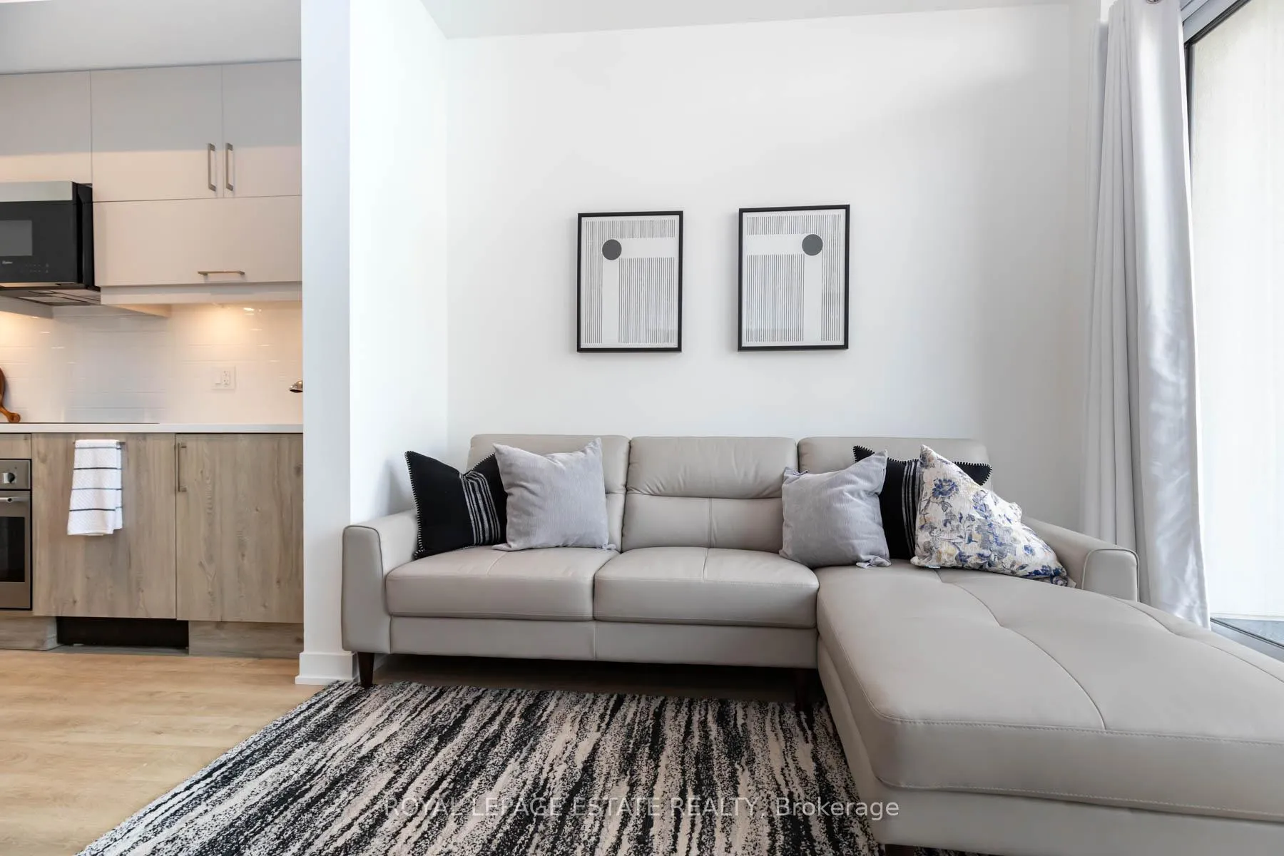 Photo 9 of Unit 1406, 8119 Birchmount Road, Markham, Unionville — HOMEH