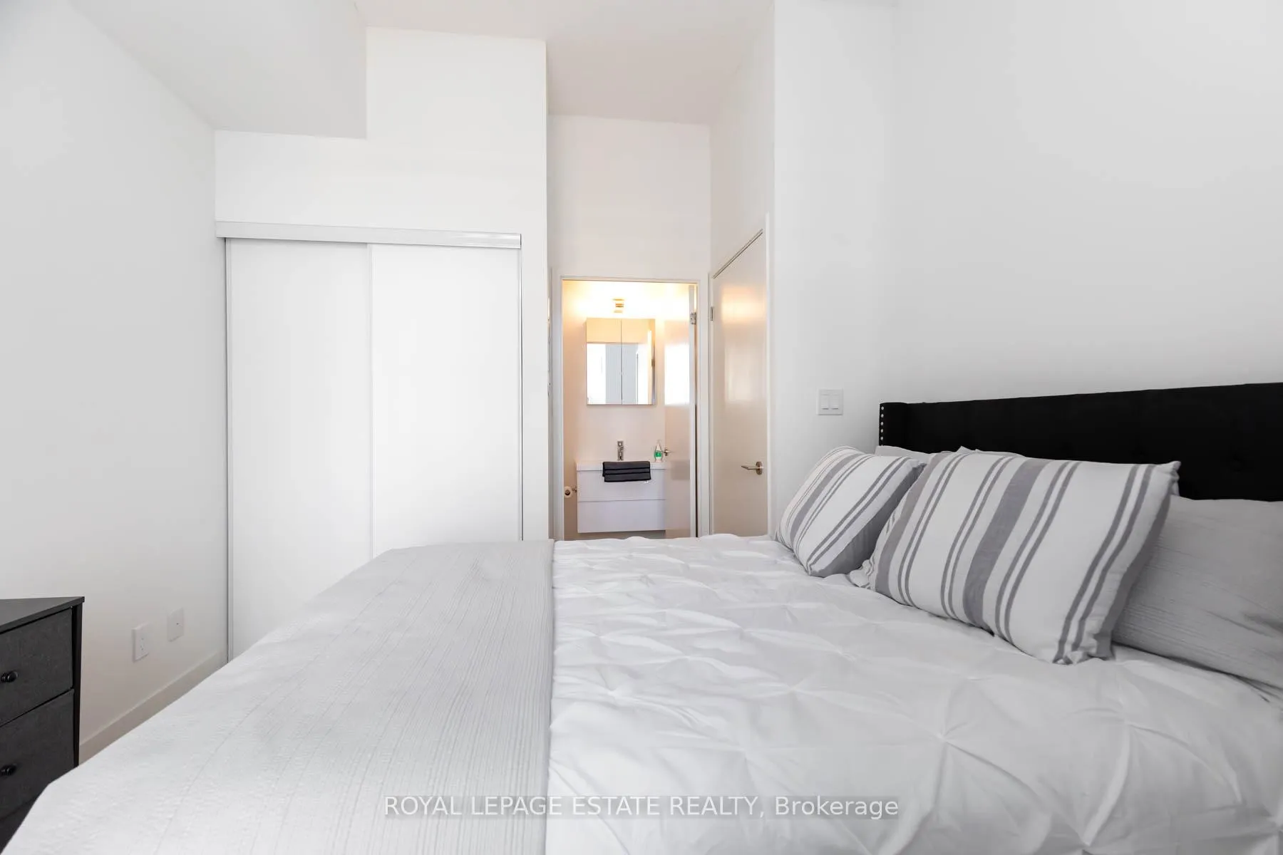 Photo 17 of Unit 1406, 8119 Birchmount Road, Markham, Unionville — HOMEH