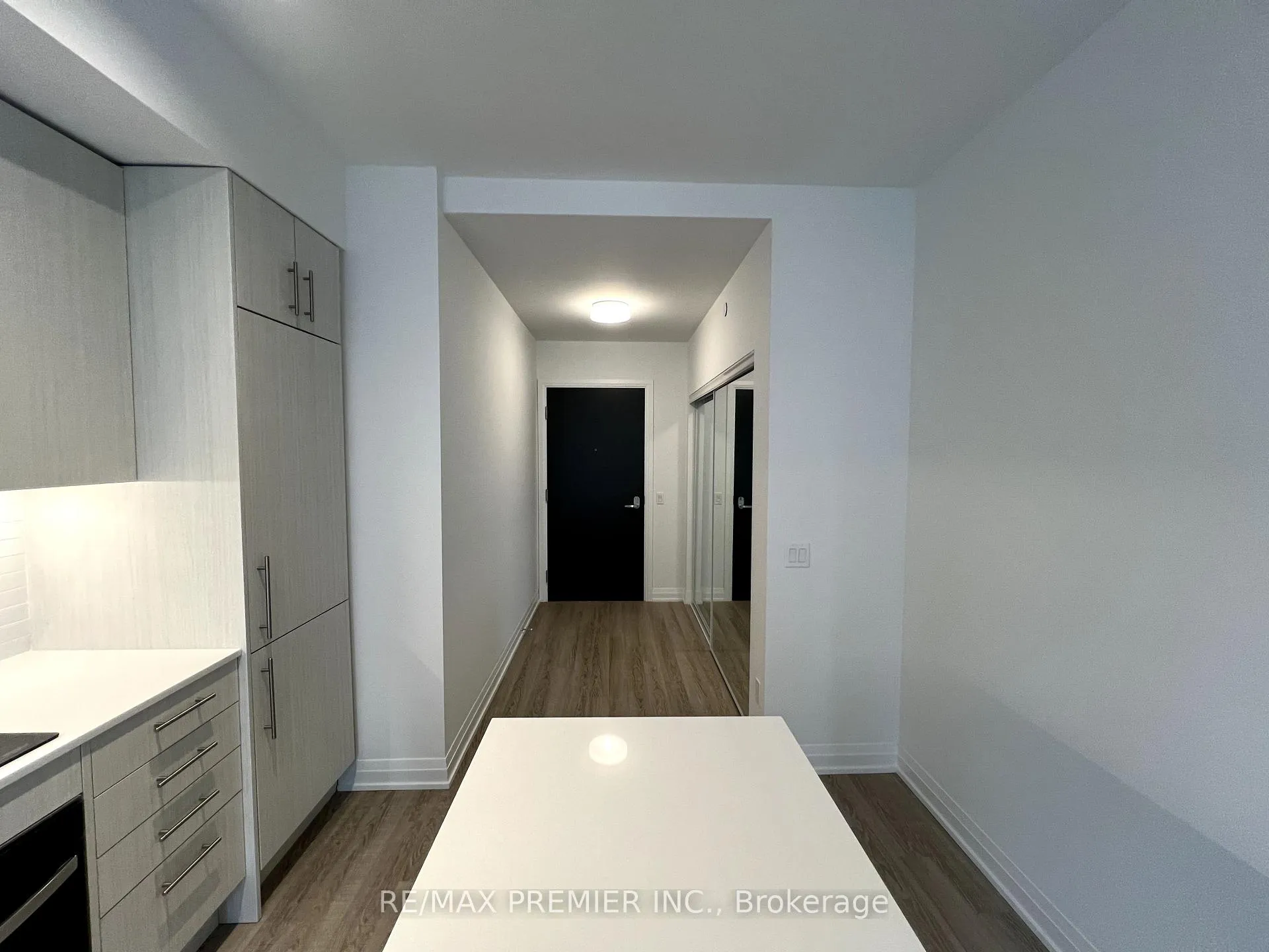 Photo 6 of Unit 1008, 286 Main Street, Toronto, East End-Danforth — HOMEH