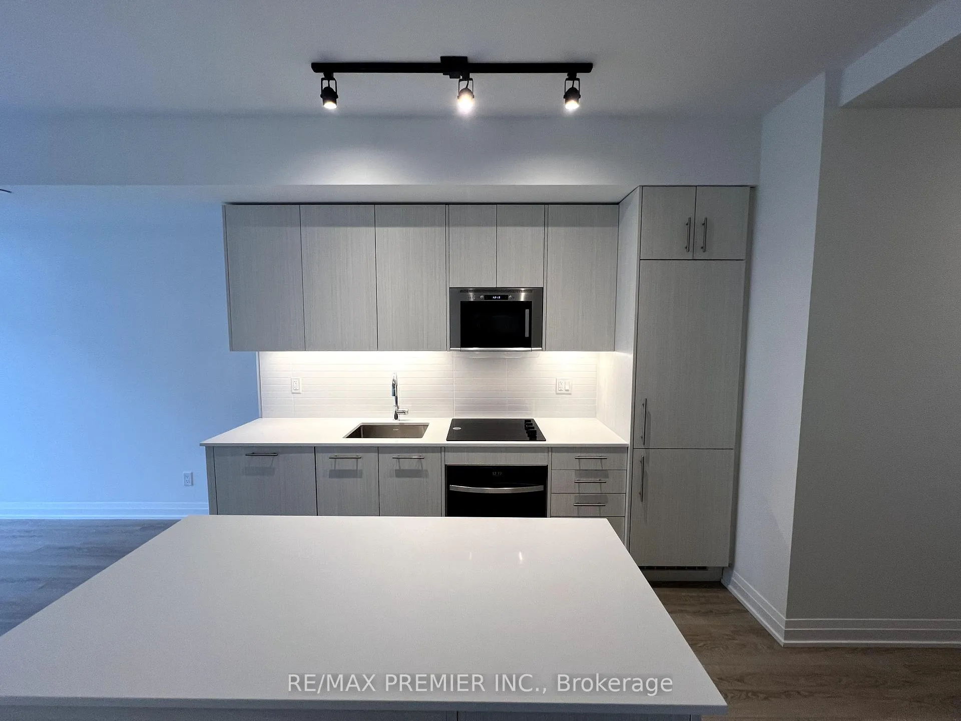 Photo 8 of Unit 1008, 286 Main Street, Toronto, East End-Danforth — HOMEH