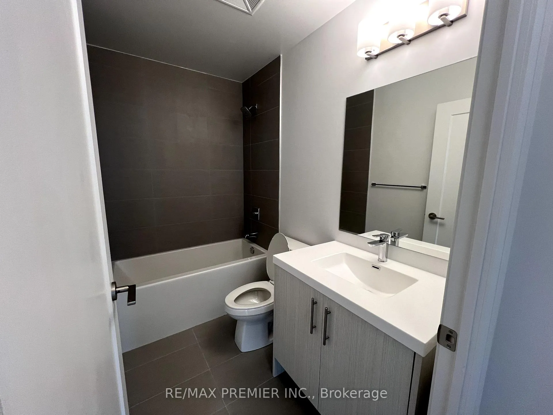 Photo 14 of Unit 1008, 286 Main Street, Toronto, East End-Danforth — HOMEH