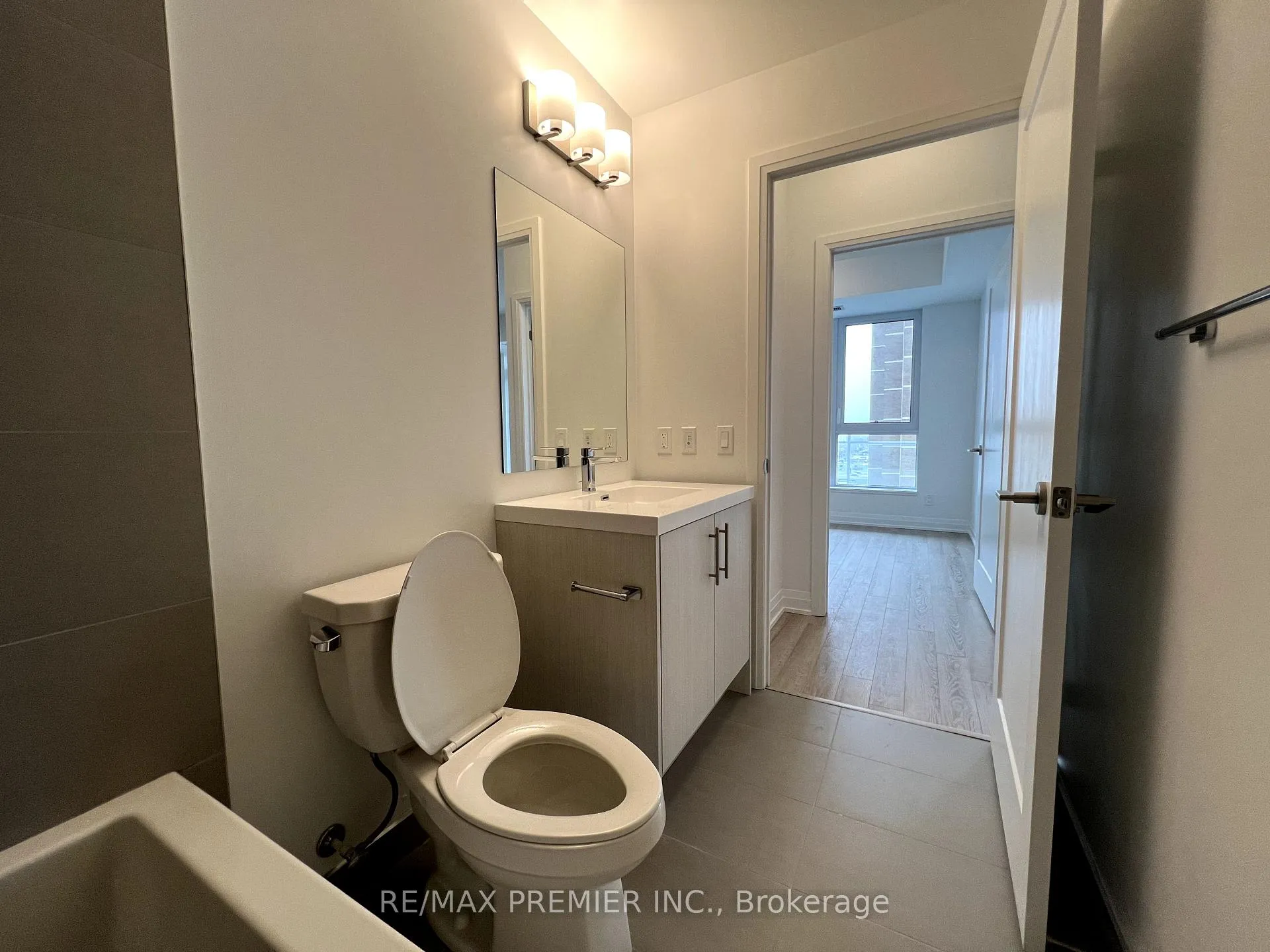 Photo 15 of Unit 1008, 286 Main Street, Toronto, East End-Danforth — HOMEH