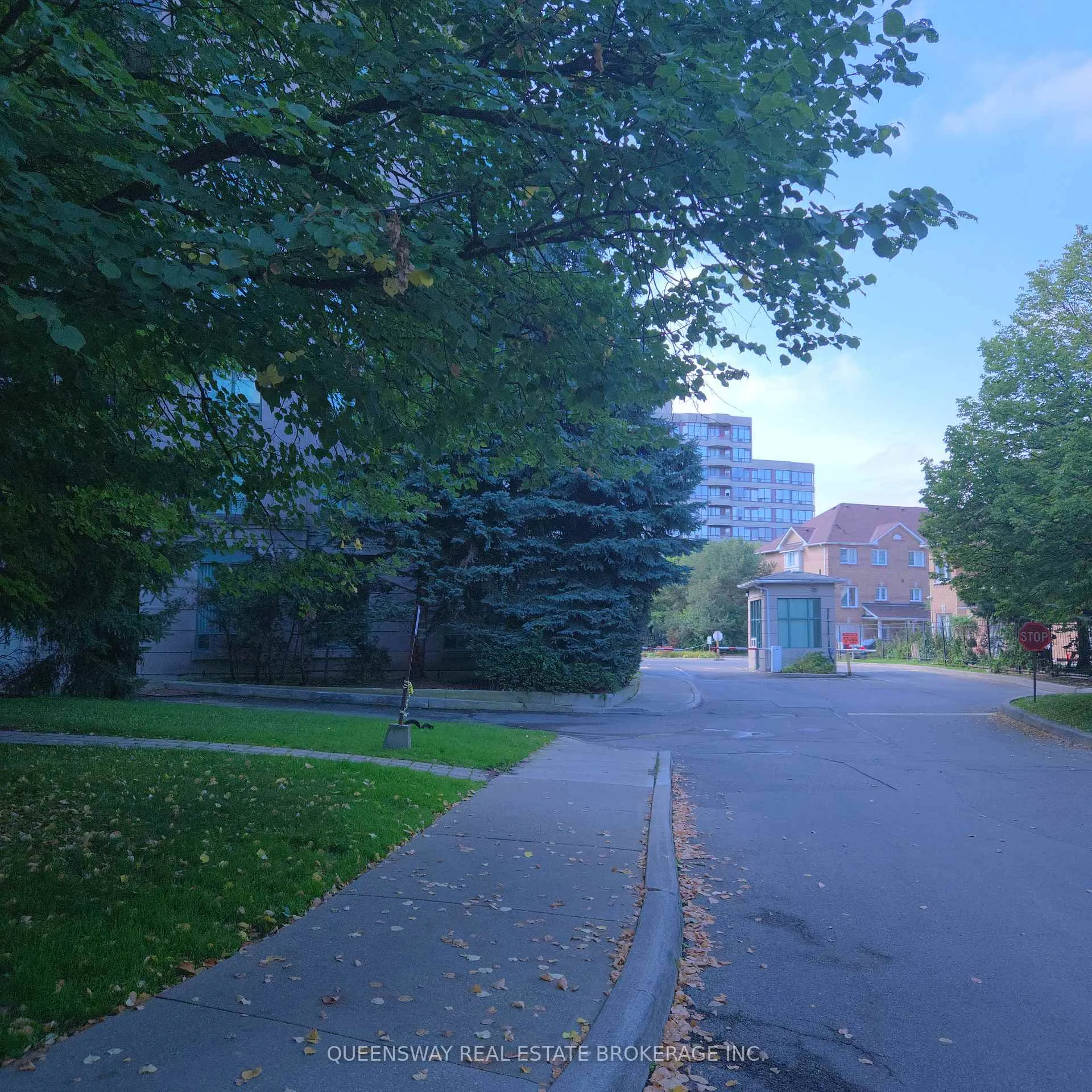 Photo 9 of Unit PH-107, 1 Emerald Lane, Vaughan, Crestwood-Springfarm-Yorkhill — HOMEH