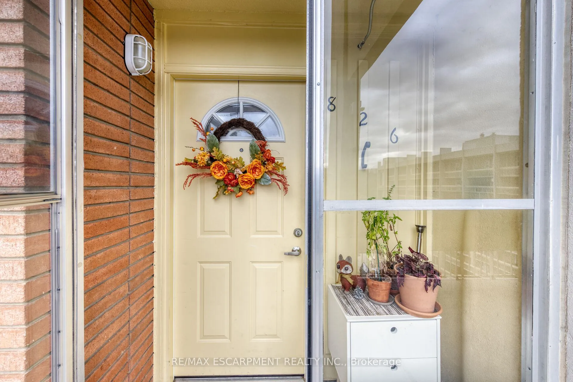 Photo 2 of Unit 826, 350 Quigley Road, Hamilton, Vincent — HOMEH