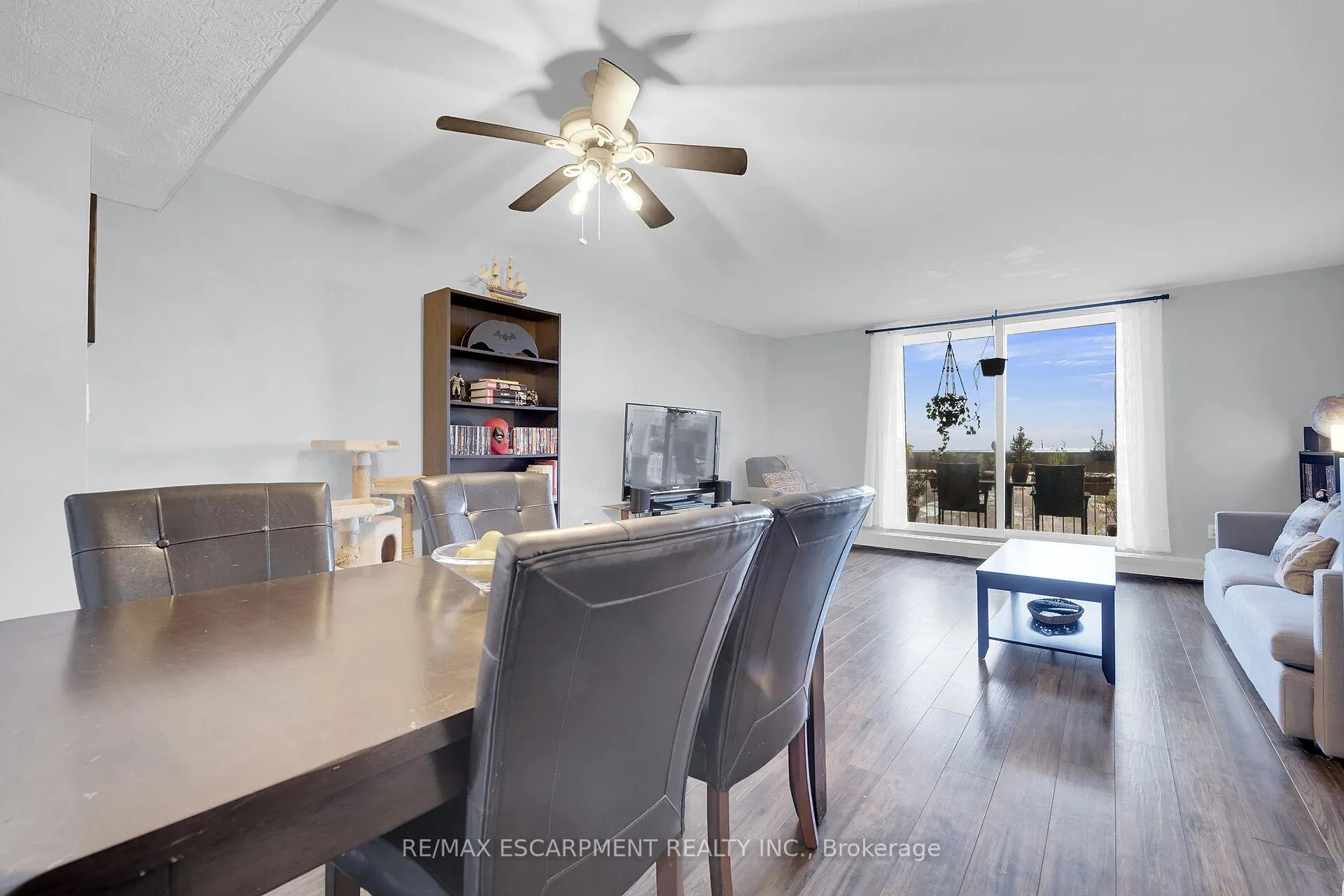 Photo 10 of Unit 826, 350 Quigley Road, Hamilton, Vincent — HOMEH