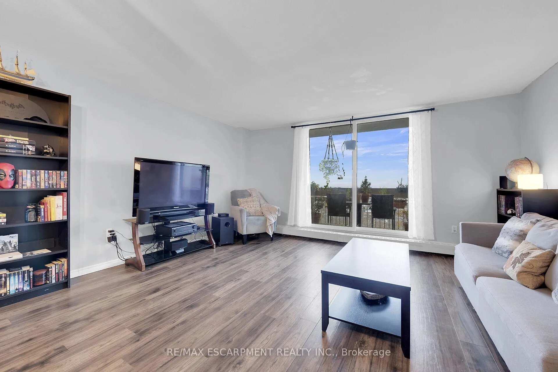 Photo 11 of Unit 826, 350 Quigley Road, Hamilton, Vincent — HOMEH