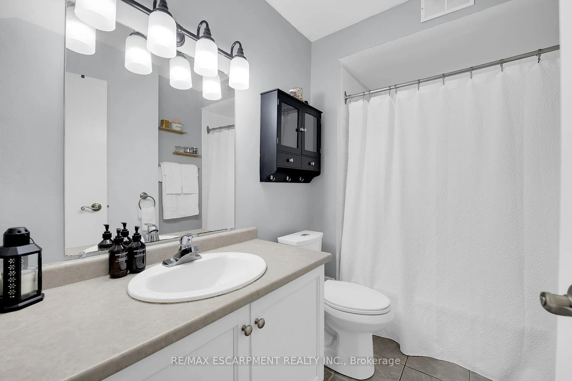 Photo 18 of Unit 826, 350 Quigley Road, Hamilton, Vincent — HOMEH
