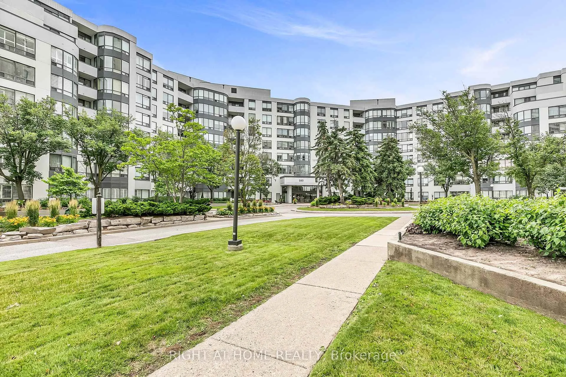 Front of Unit 510, 333 Clark Avenue W