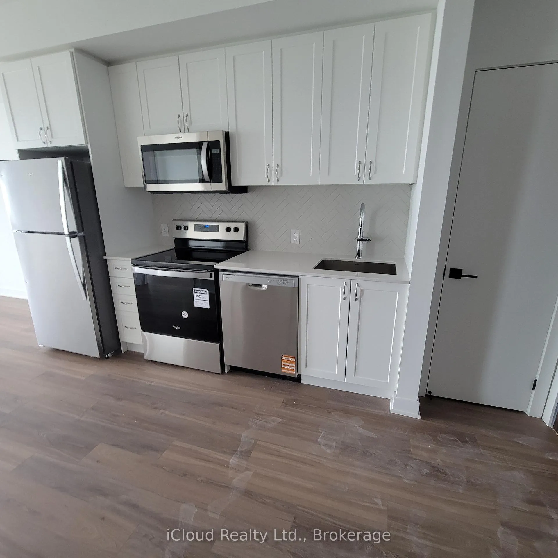 Photo 2 of Unit 1415, 2782 Barton Street E, Hamilton, Riverdale — HOMEH