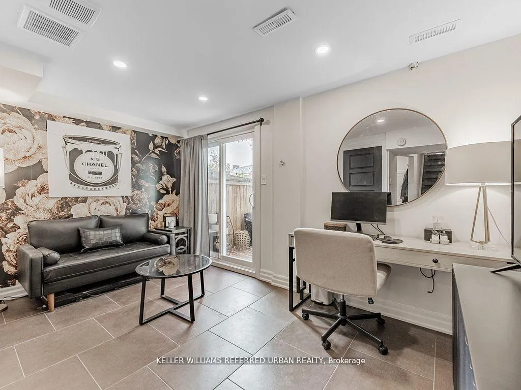 Photo 17 of 48 Wyatt Lane, Aurora, Bayview Wellington — HOMEH