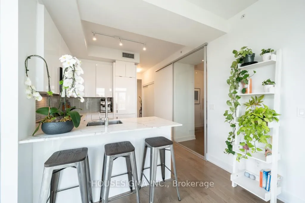 Photo 9 of Unit 1304, 181 Bedford Road, Toronto, The Annex — HOMEH