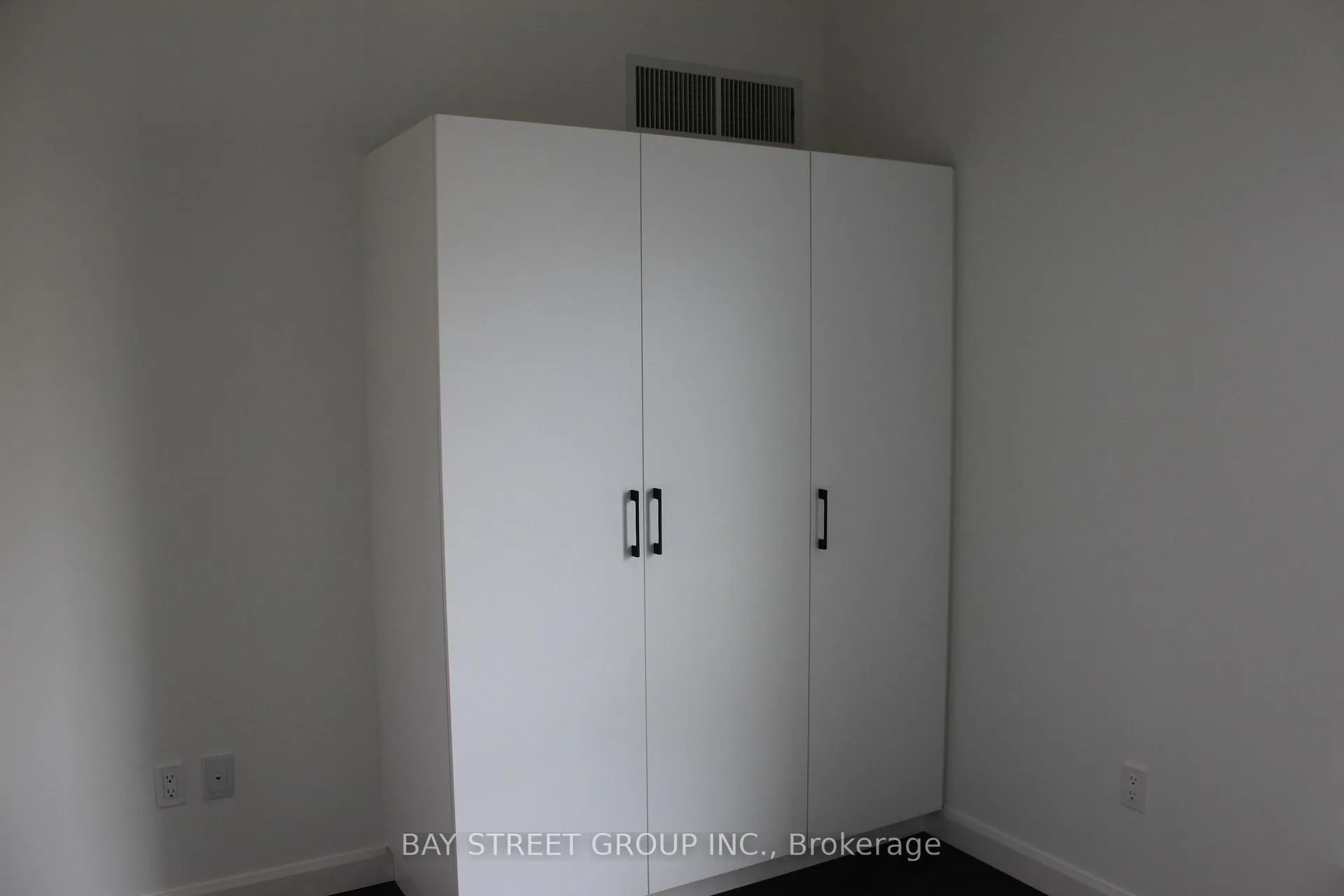 Photo 14 of Unit 404, 741 King Street W, Kitchener, KW Hospital — HOMEH