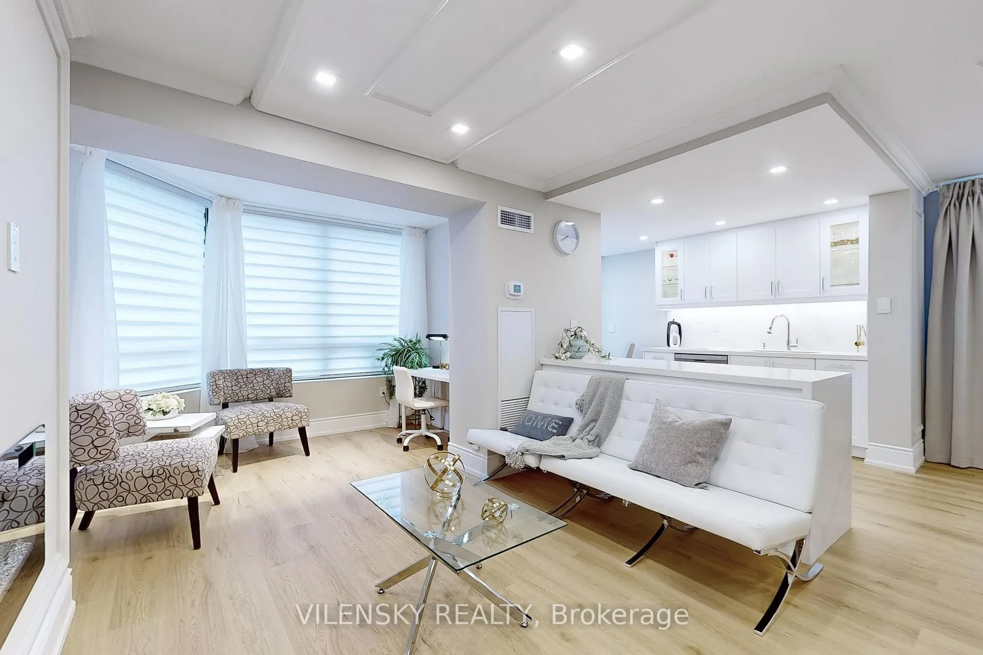 Photo 6 of Unit 514, 7460 Bathurst Street, Vaughan, Brownridge — HOMEH