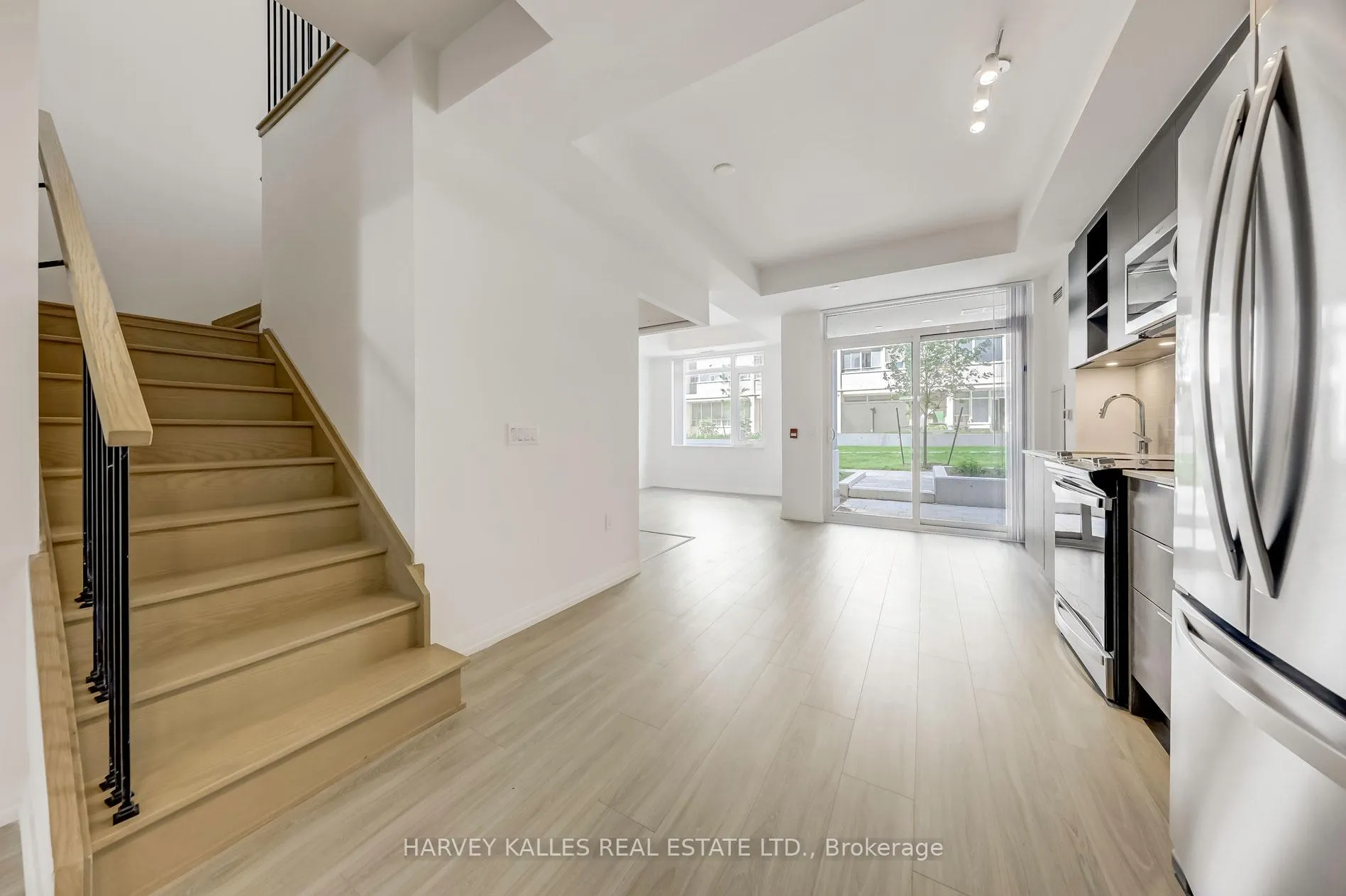 Photo 5 of Unit TH115, 50 Dunfield Avenue, Toronto, Mount Pleasant West — HOMEH
