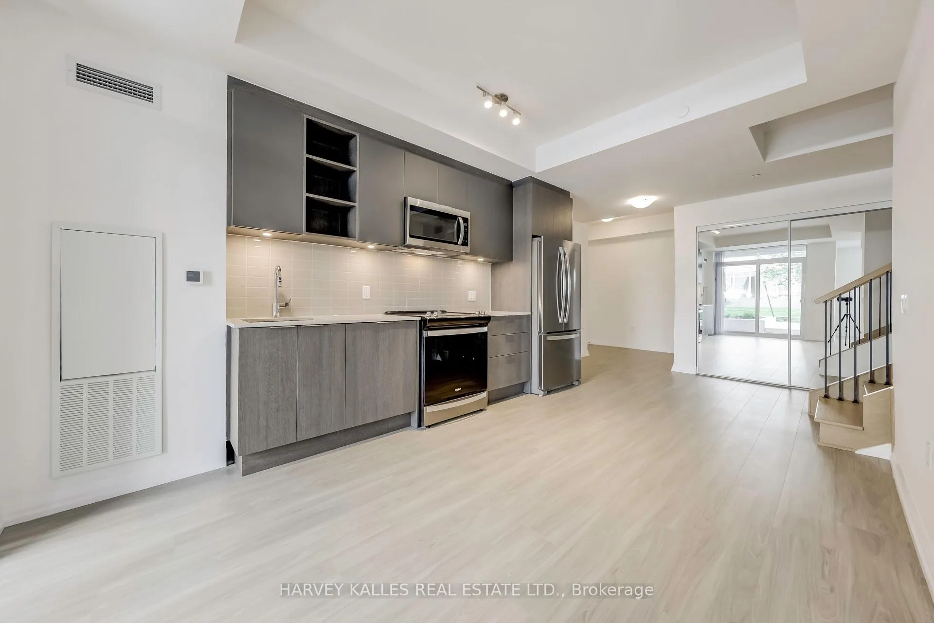 Photo 8 of Unit TH115, 50 Dunfield Avenue, Toronto, Mount Pleasant West — HOMEH