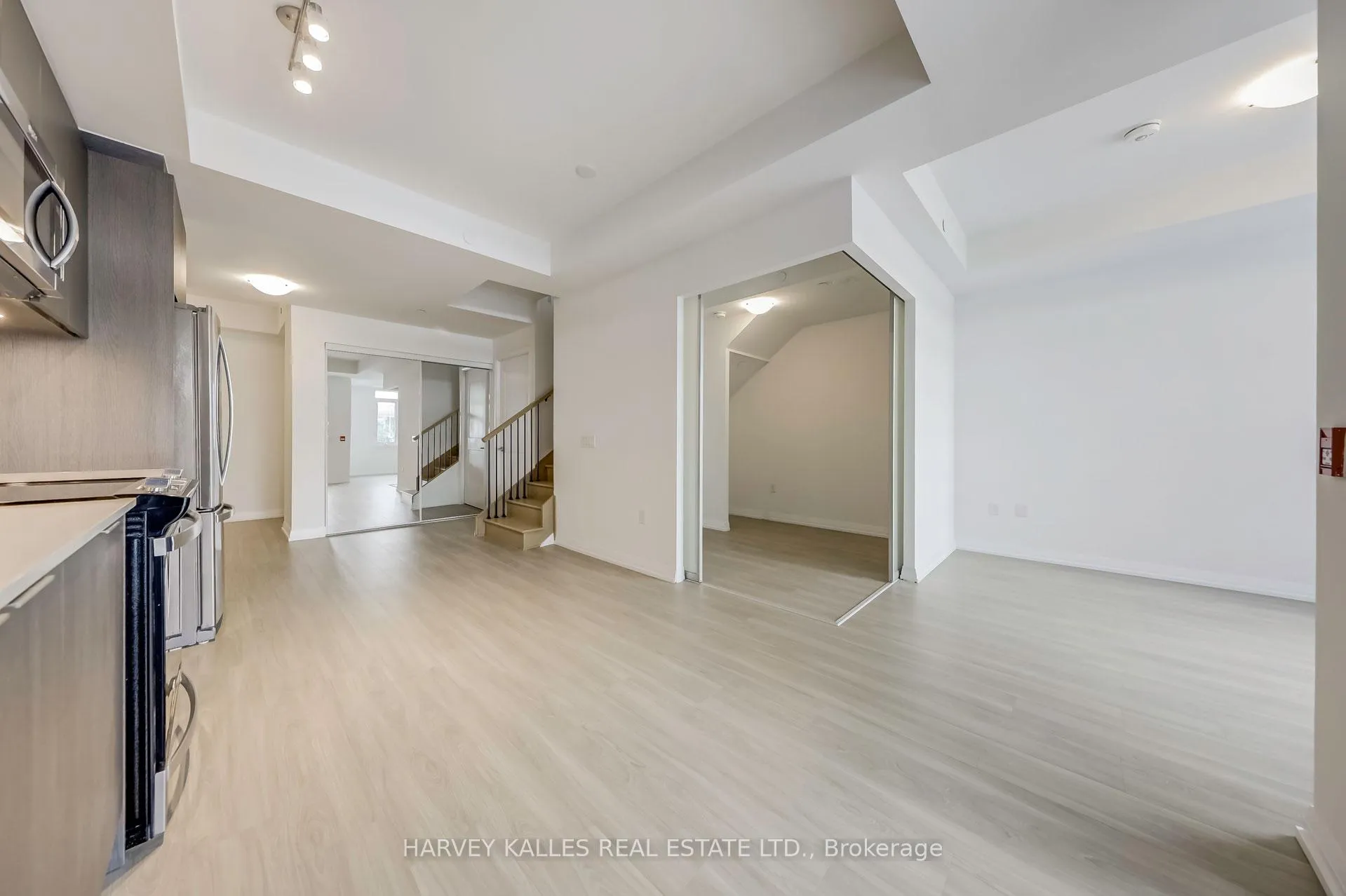 Photo 10 of Unit TH115, 50 Dunfield Avenue, Toronto, Mount Pleasant West — HOMEH