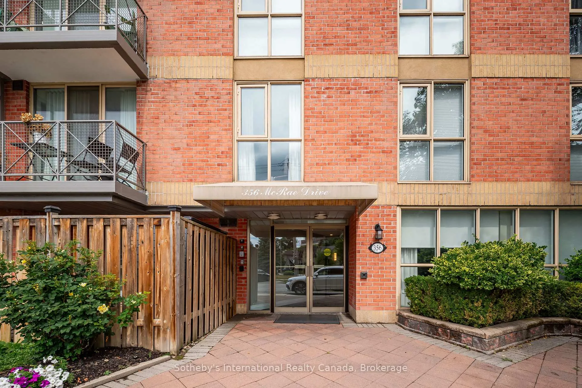 Photo 3 of Unit 508, 356 McRae Drive, Toronto, Leaside — HOMEH