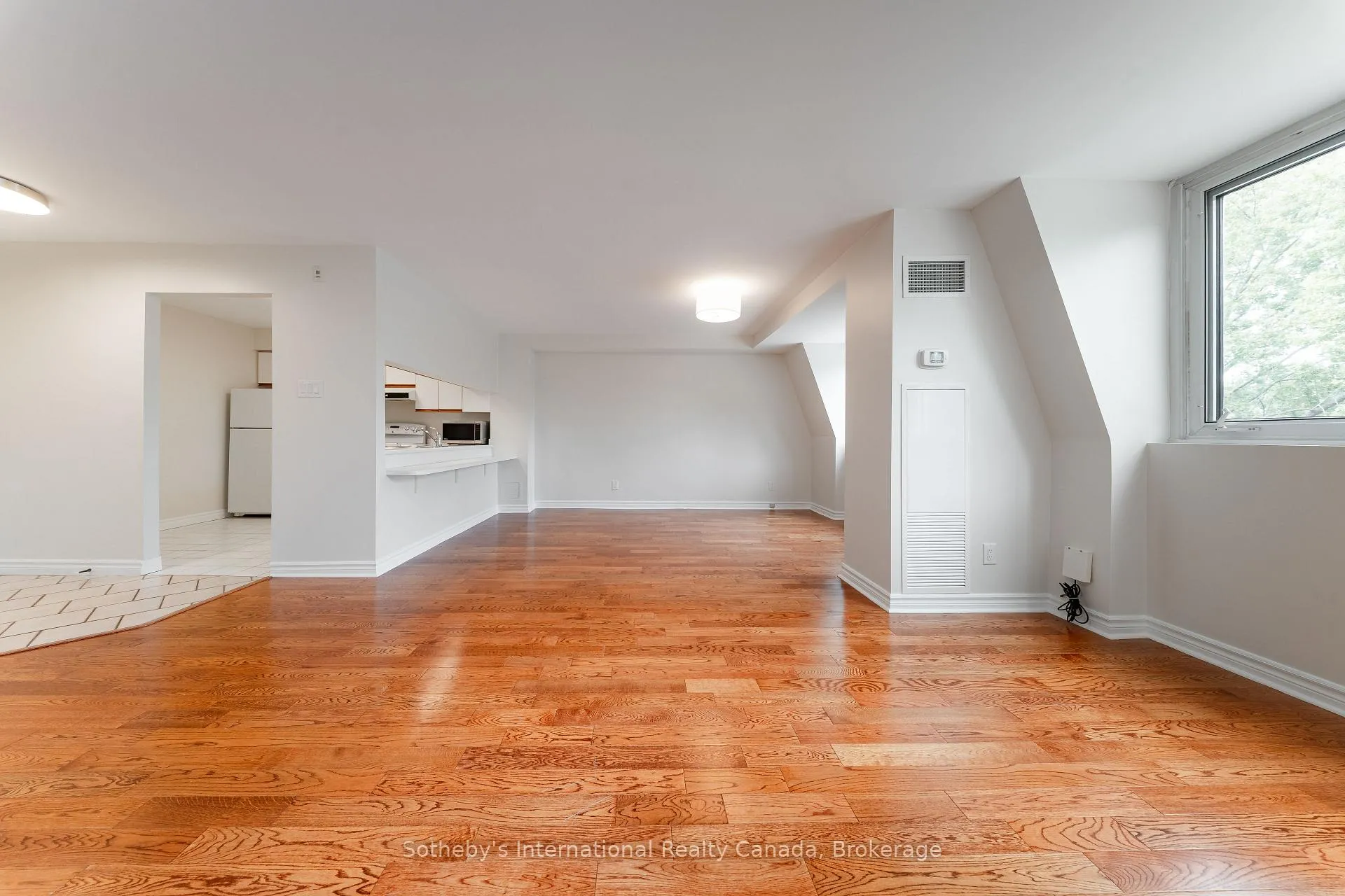 Photo 10 of Unit 508, 356 McRae Drive, Toronto, Leaside — HOMEH