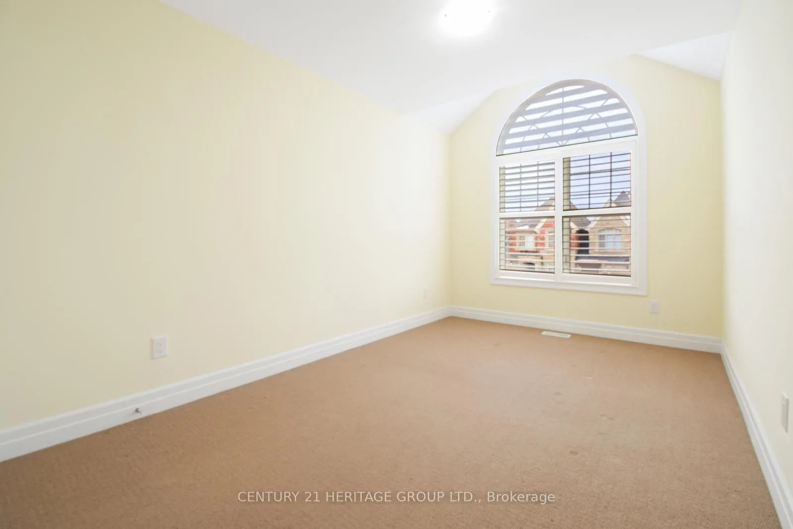 Photo 16 of 55 Alex Campbell Crescent, King, King City — HOMEH
