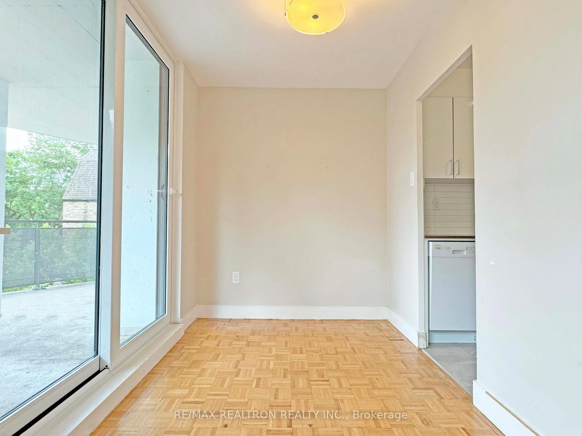Photo 7 of Unit 306, 485 Huron Street, Toronto, The Annex — HOMEH