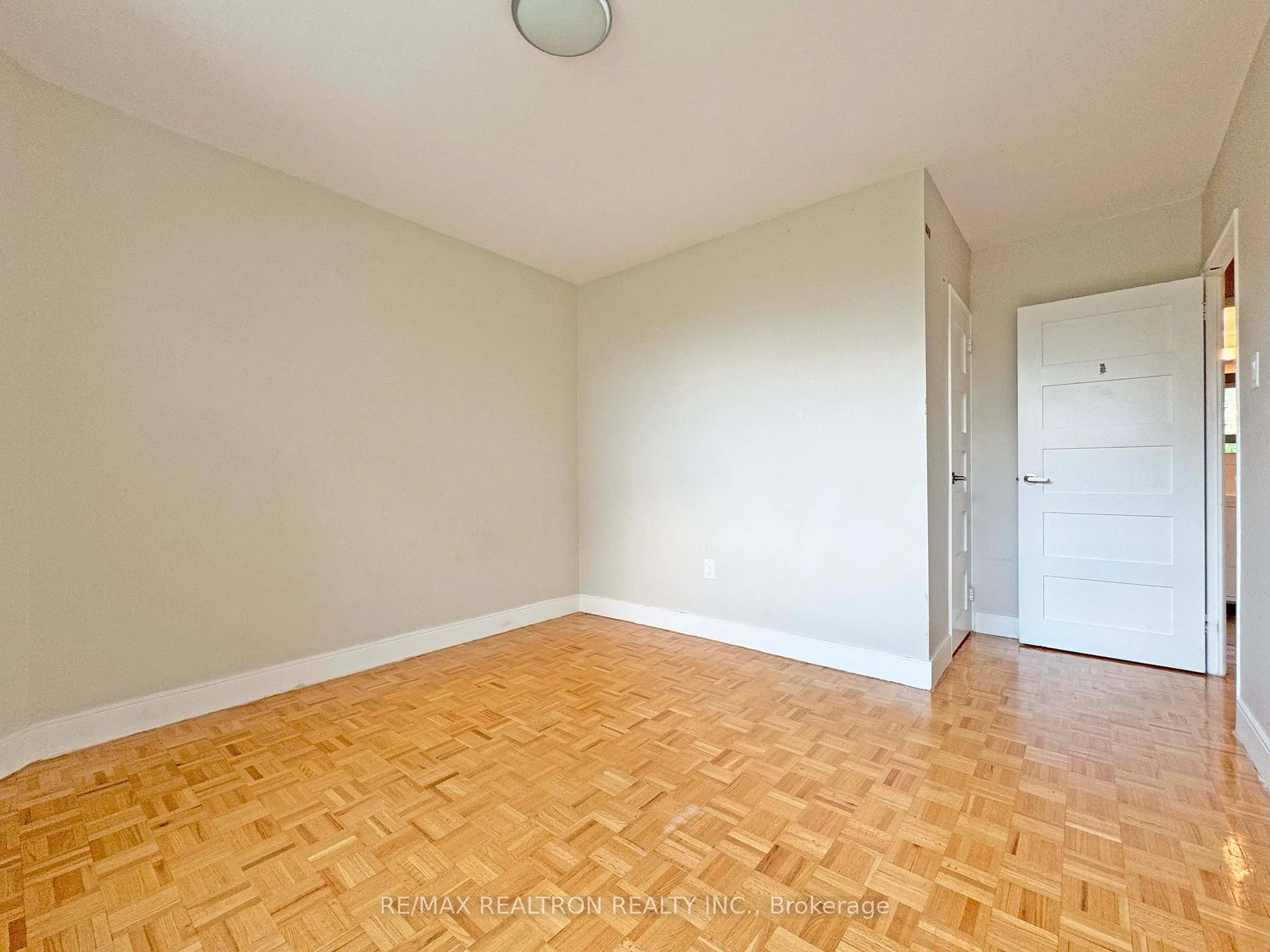 Photo 12 of Unit 306, 485 Huron Street, Toronto, The Annex — HOMEH