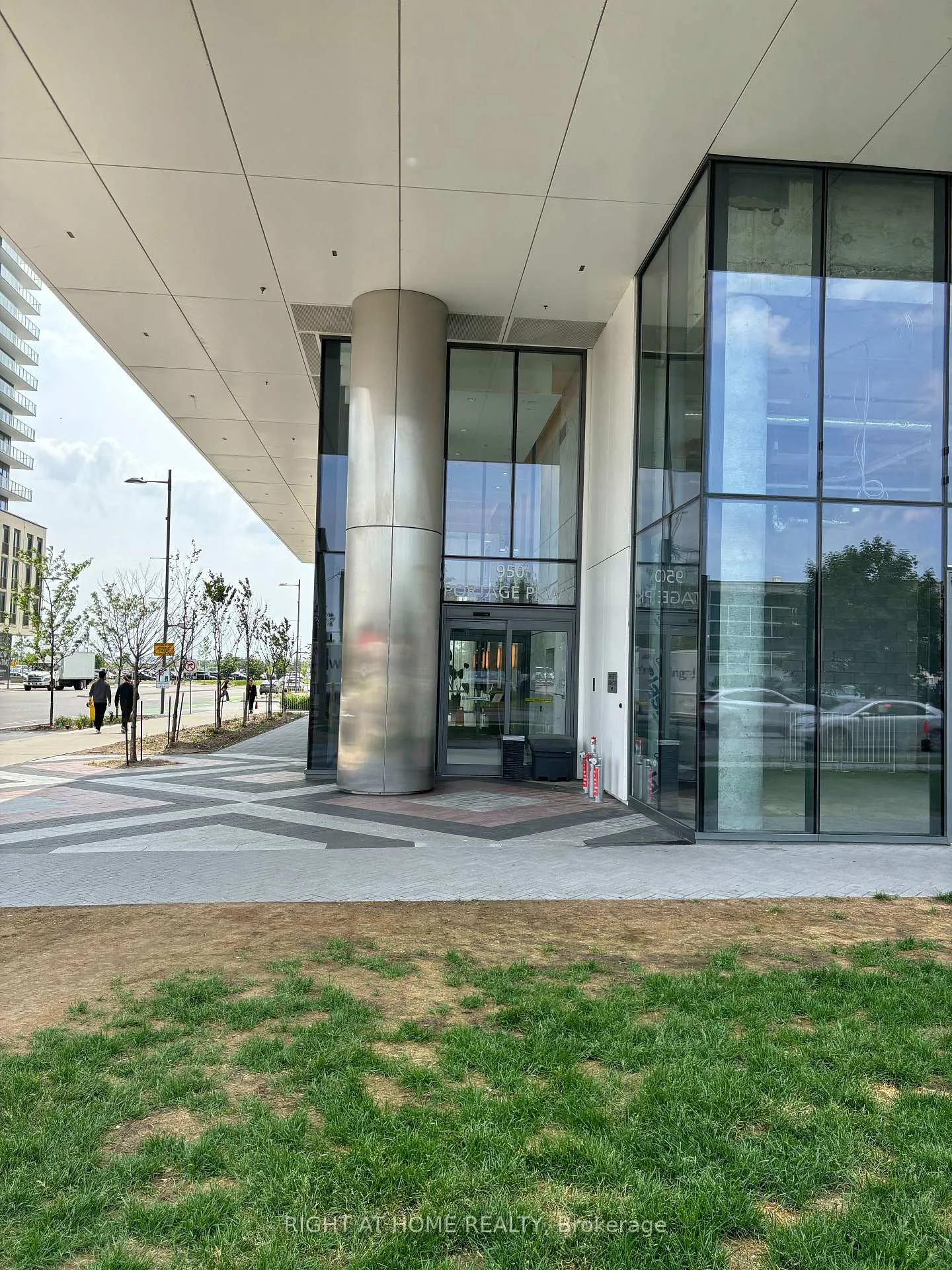 Photo 1 of Unit PH-11, 950 Portage Parkway, Vaughan, Vaughan Corporate Centre — HOMEH