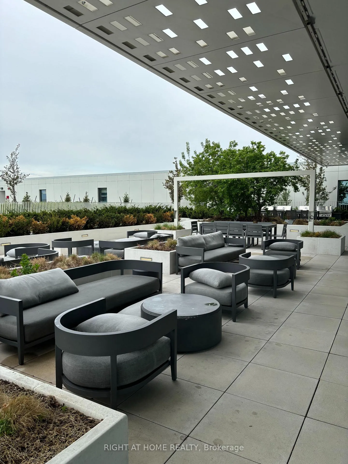 Photo 6 of Unit PH-11, 950 Portage Parkway, Vaughan, Vaughan Corporate Centre — HOMEH