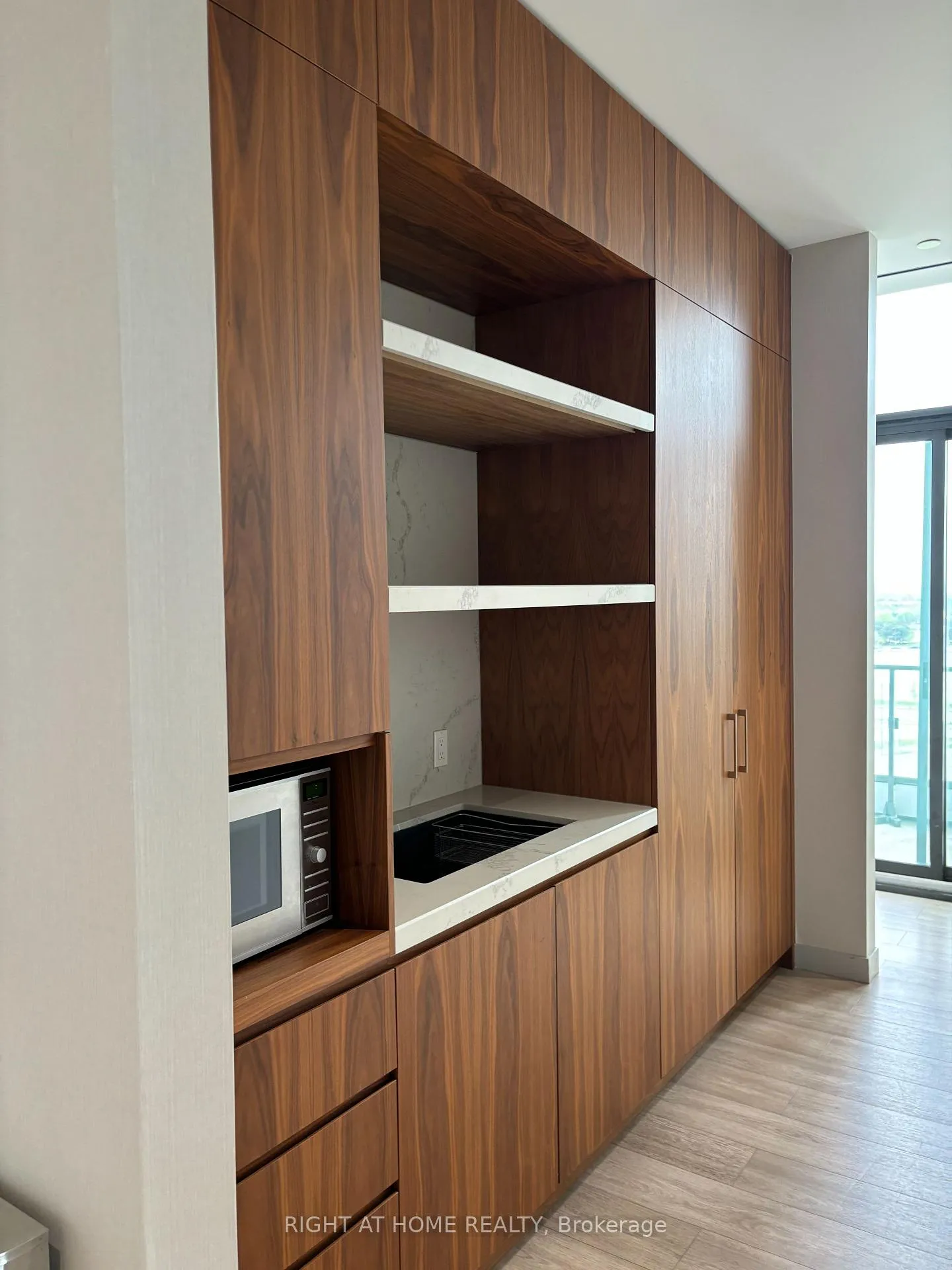 Photo 8 of Unit PH-11, 950 Portage Parkway, Vaughan, Vaughan Corporate Centre — HOMEH
