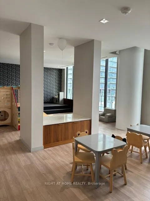 Photo 9 of Unit PH-11, 950 Portage Parkway, Vaughan, Vaughan Corporate Centre — HOMEH