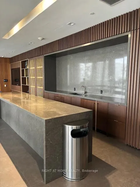 Photo 10 of Unit PH-11, 950 Portage Parkway, Vaughan, Vaughan Corporate Centre — HOMEH