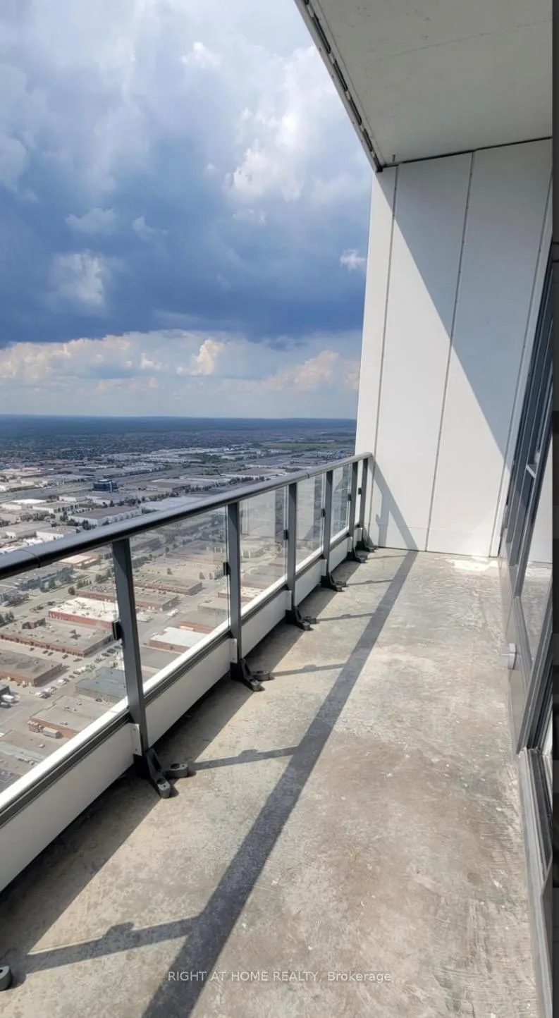 Photo 13 of Unit PH-11, 950 Portage Parkway, Vaughan, Vaughan Corporate Centre — HOMEH