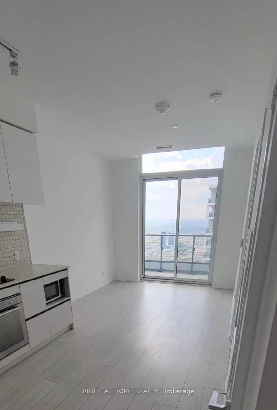 Photo 16 of Unit PH-11, 950 Portage Parkway, Vaughan, Vaughan Corporate Centre — HOMEH