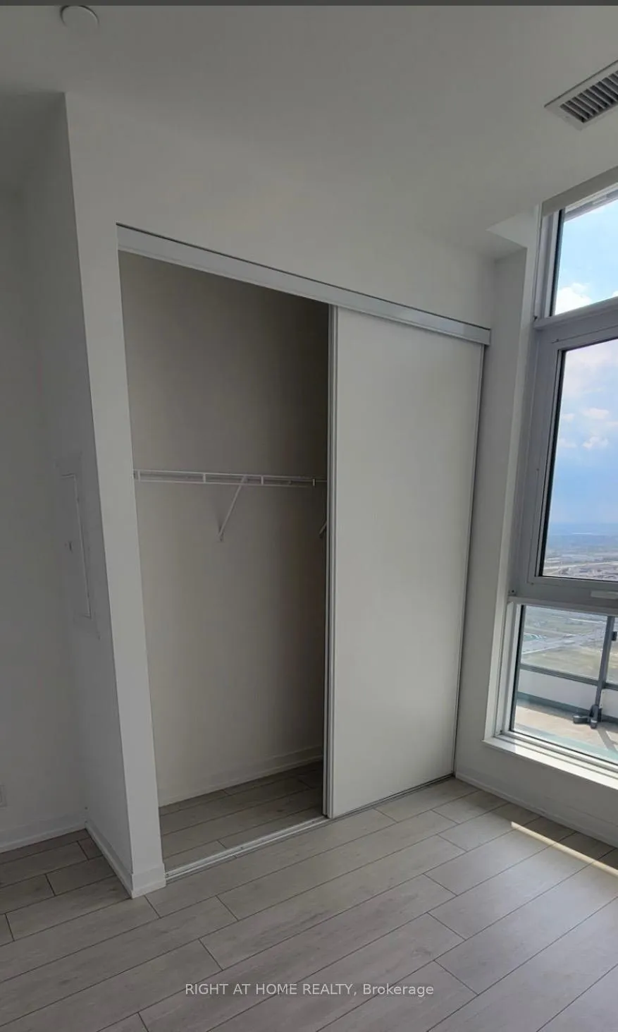 Photo 18 of Unit PH-11, 950 Portage Parkway, Vaughan, Vaughan Corporate Centre — HOMEH